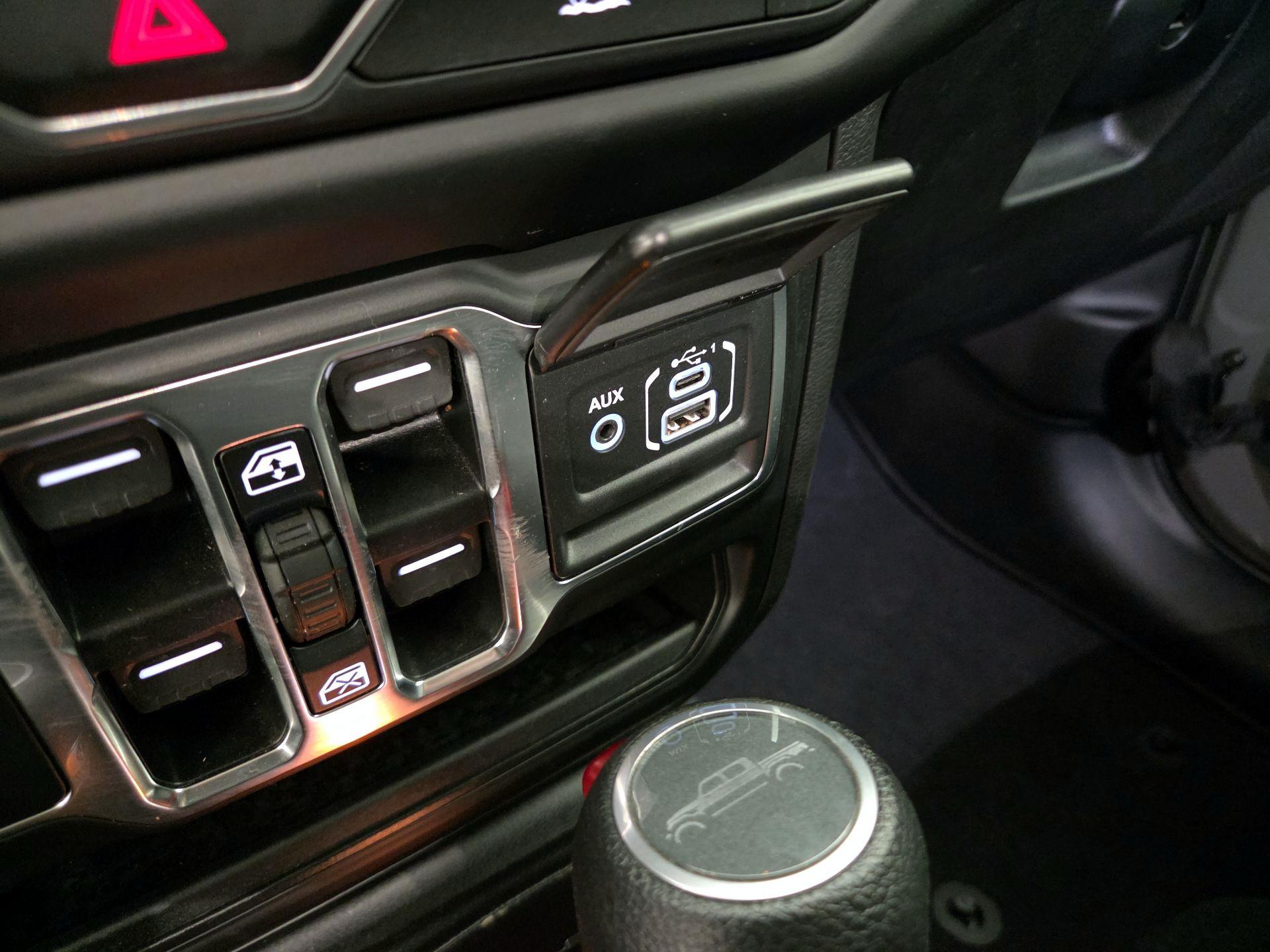 Thumbnail: 2022 Jeep Gladiator - 18