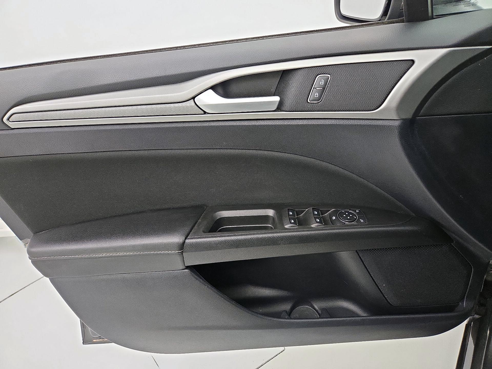 Thumbnail: 2020 Ford Fusion - 12