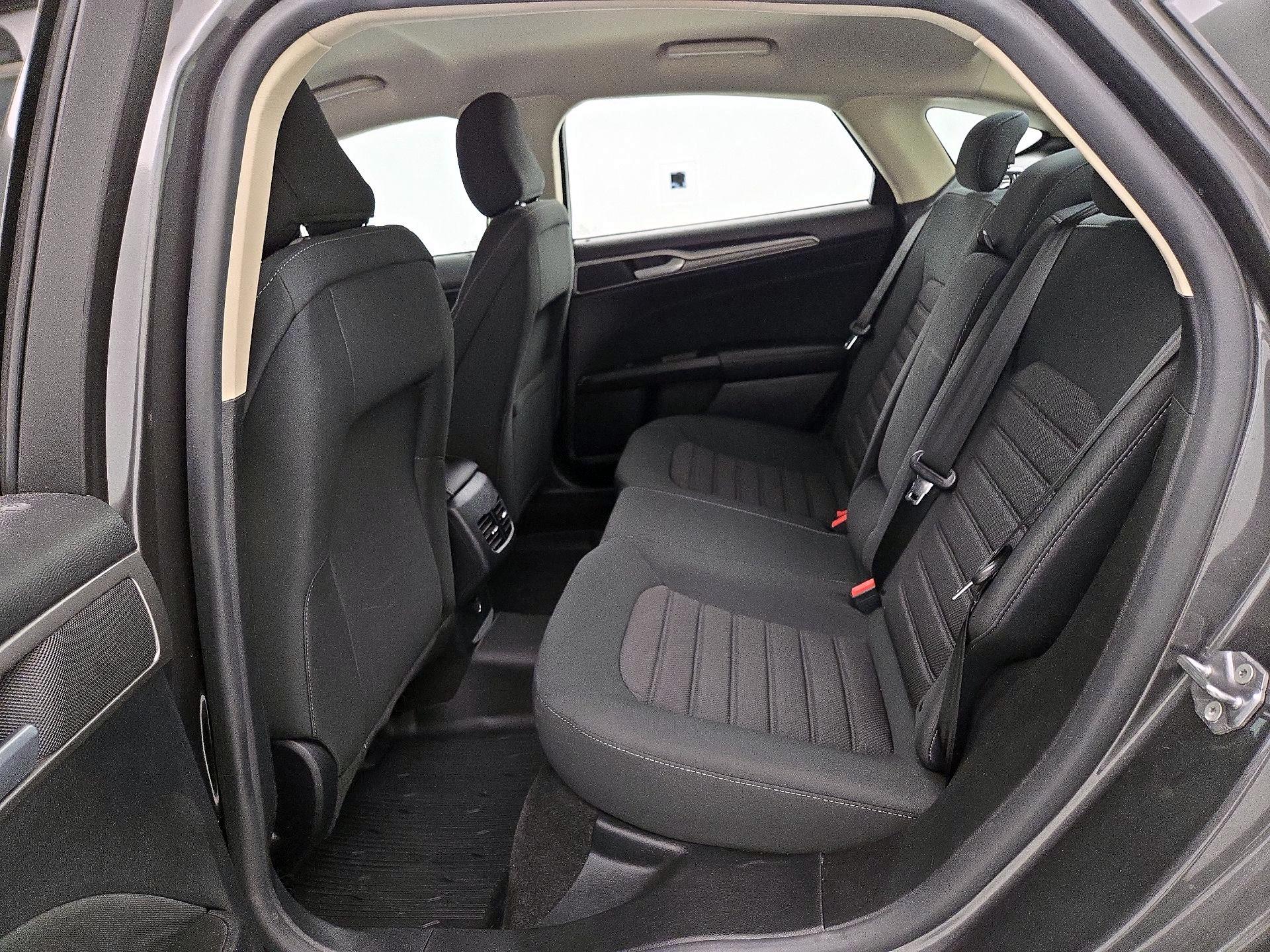 Thumbnail: 2020 Ford Fusion - 19