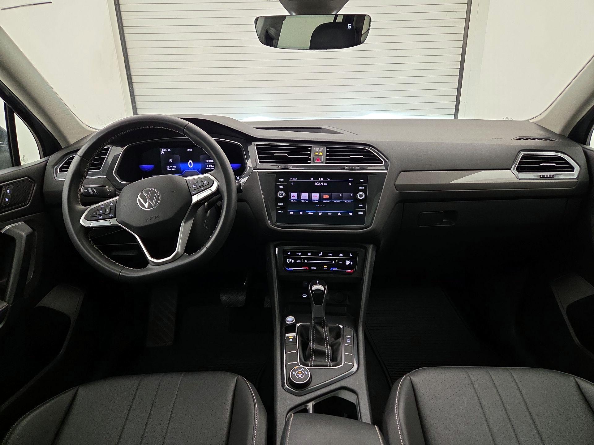 Thumbnail: 2022 Volkswagen Tiguan - 9