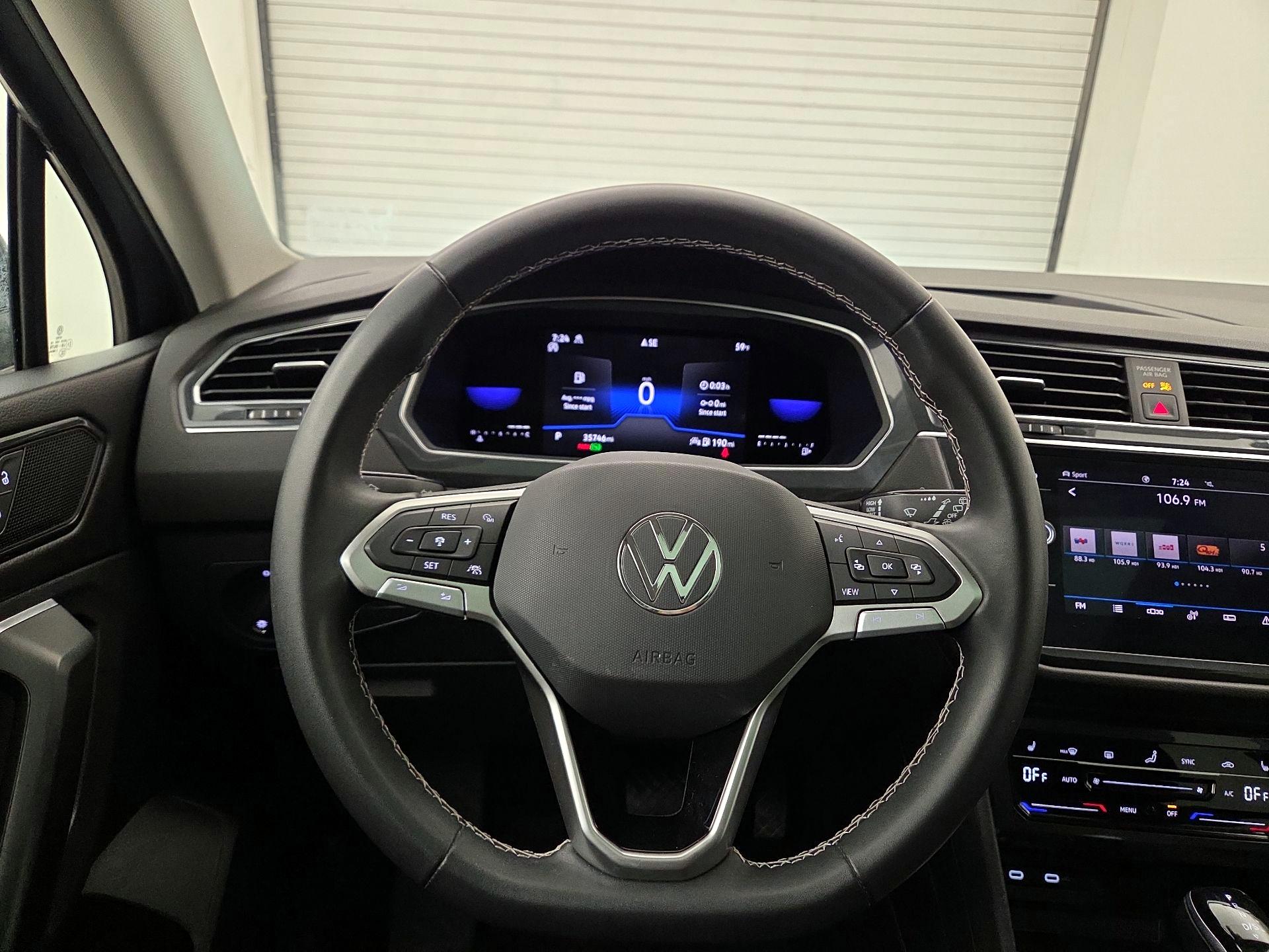 Thumbnail: 2022 Volkswagen Tiguan - 10