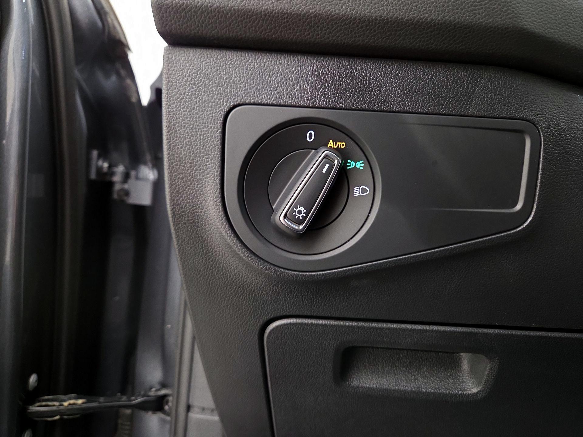 Thumbnail: 2022 Volkswagen Tiguan - 13