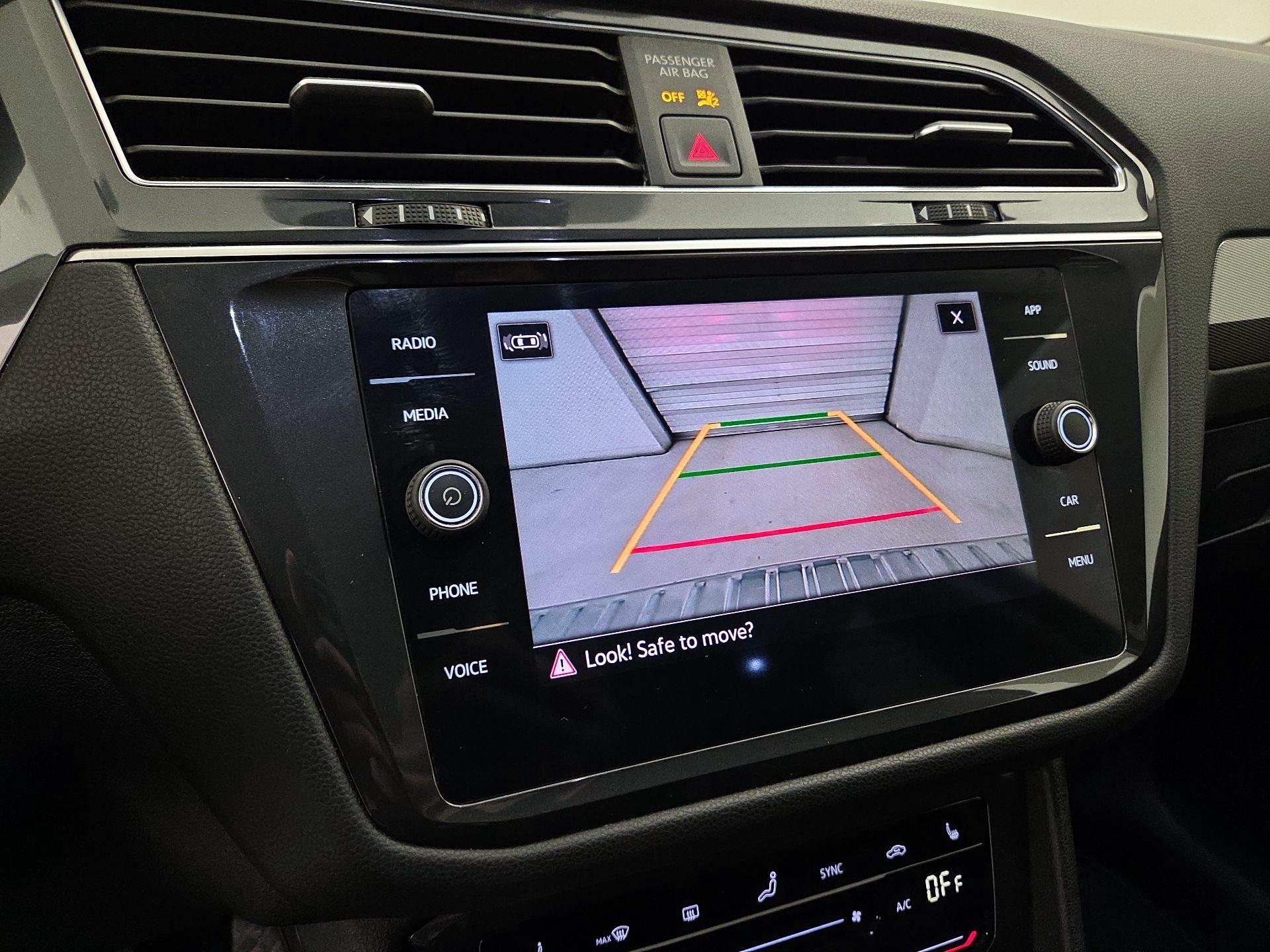 Thumbnail: 2022 Volkswagen Tiguan - 14