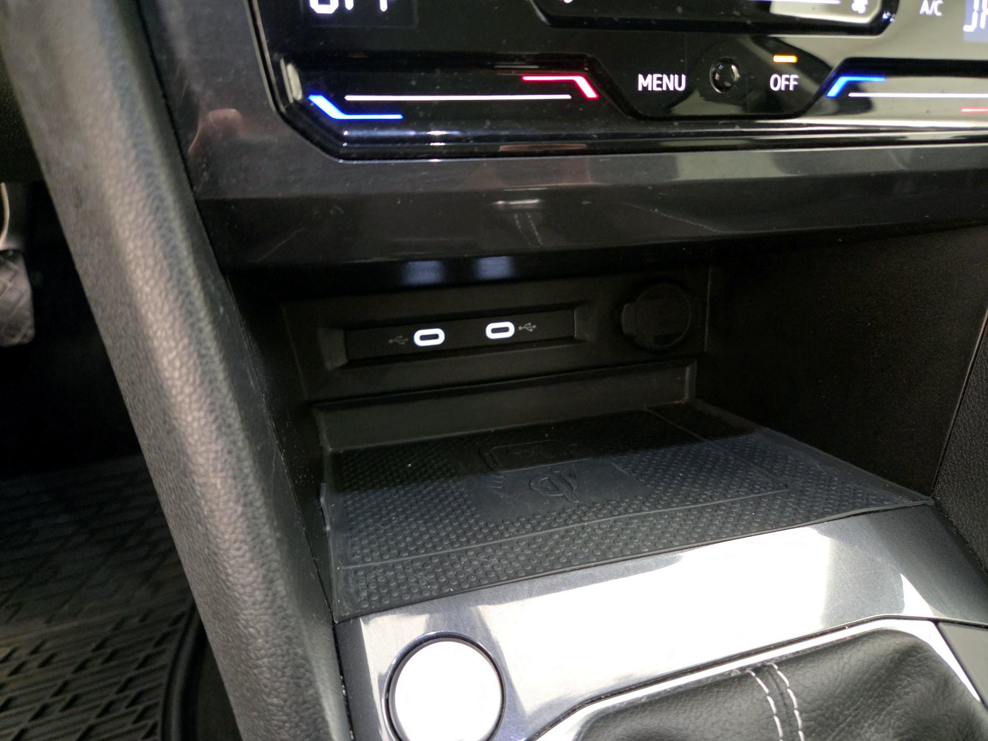 Thumbnail: 2022 Volkswagen Tiguan - 18