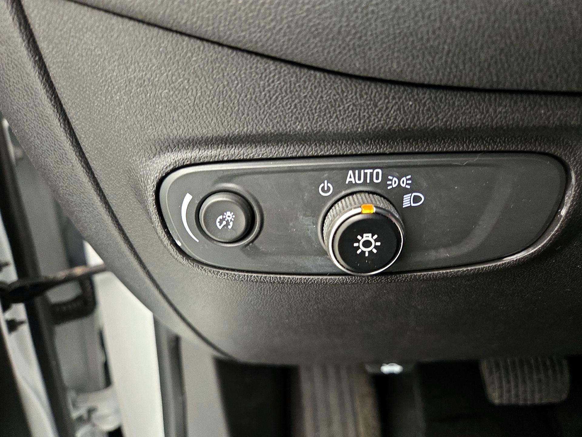 Thumbnail: 2022 Chevrolet Equinox - 13