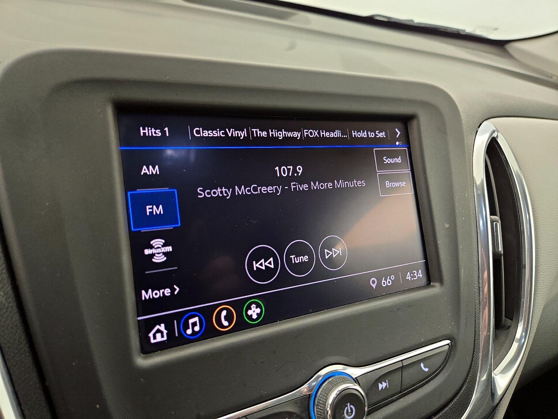 Thumbnail: 2022 Chevrolet Equinox - 15