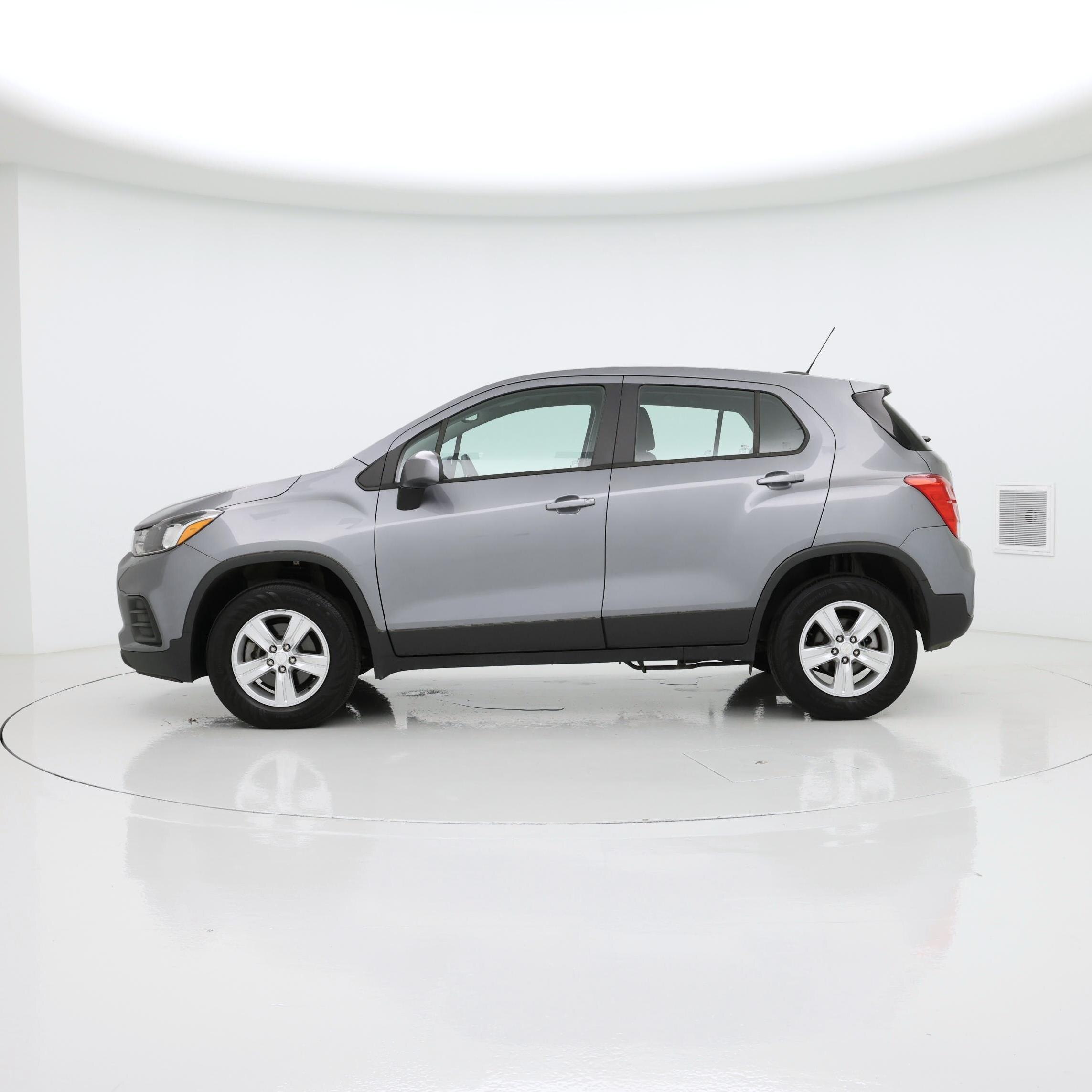 Thumbnail: 2020 Chevrolet Trax - 3