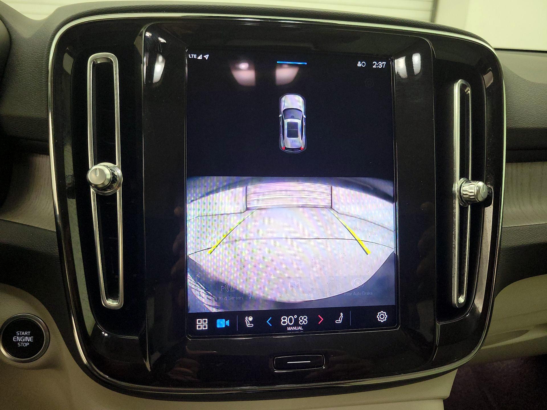 Thumbnail: 2023 Volvo XC40 - 14