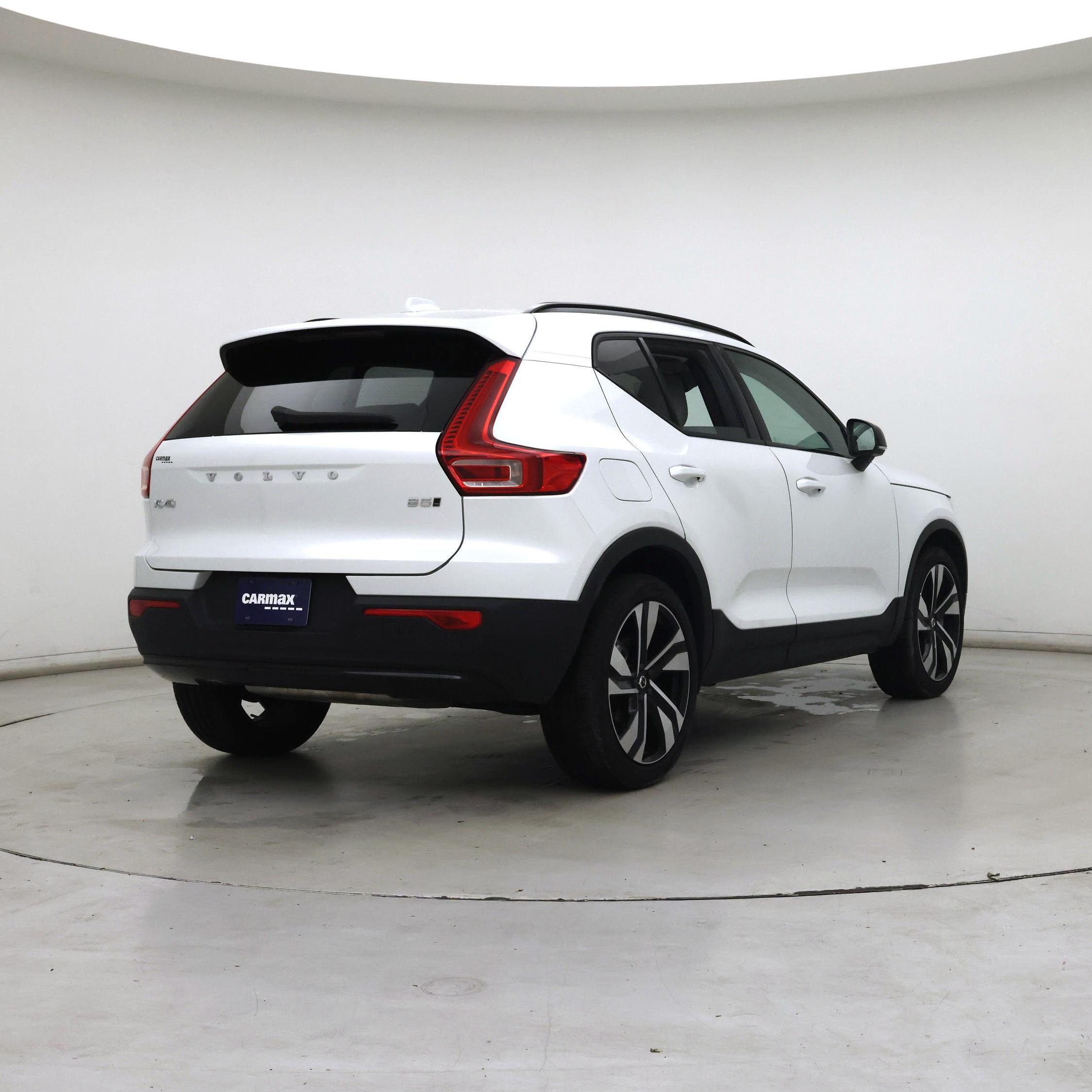 Thumbnail: 2023 Volvo XC40 - 8