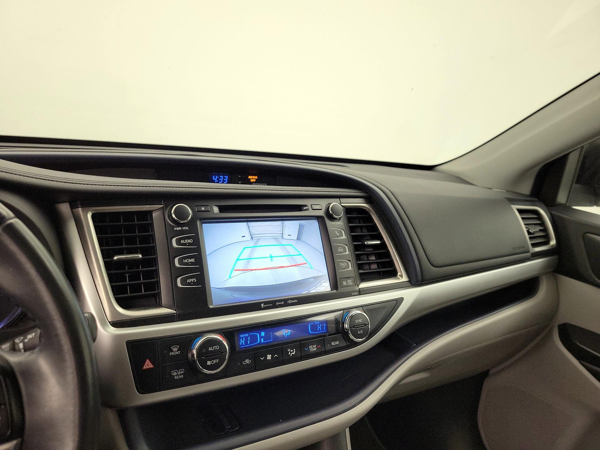 Thumbnail: 2018 Toyota Highlander - 15