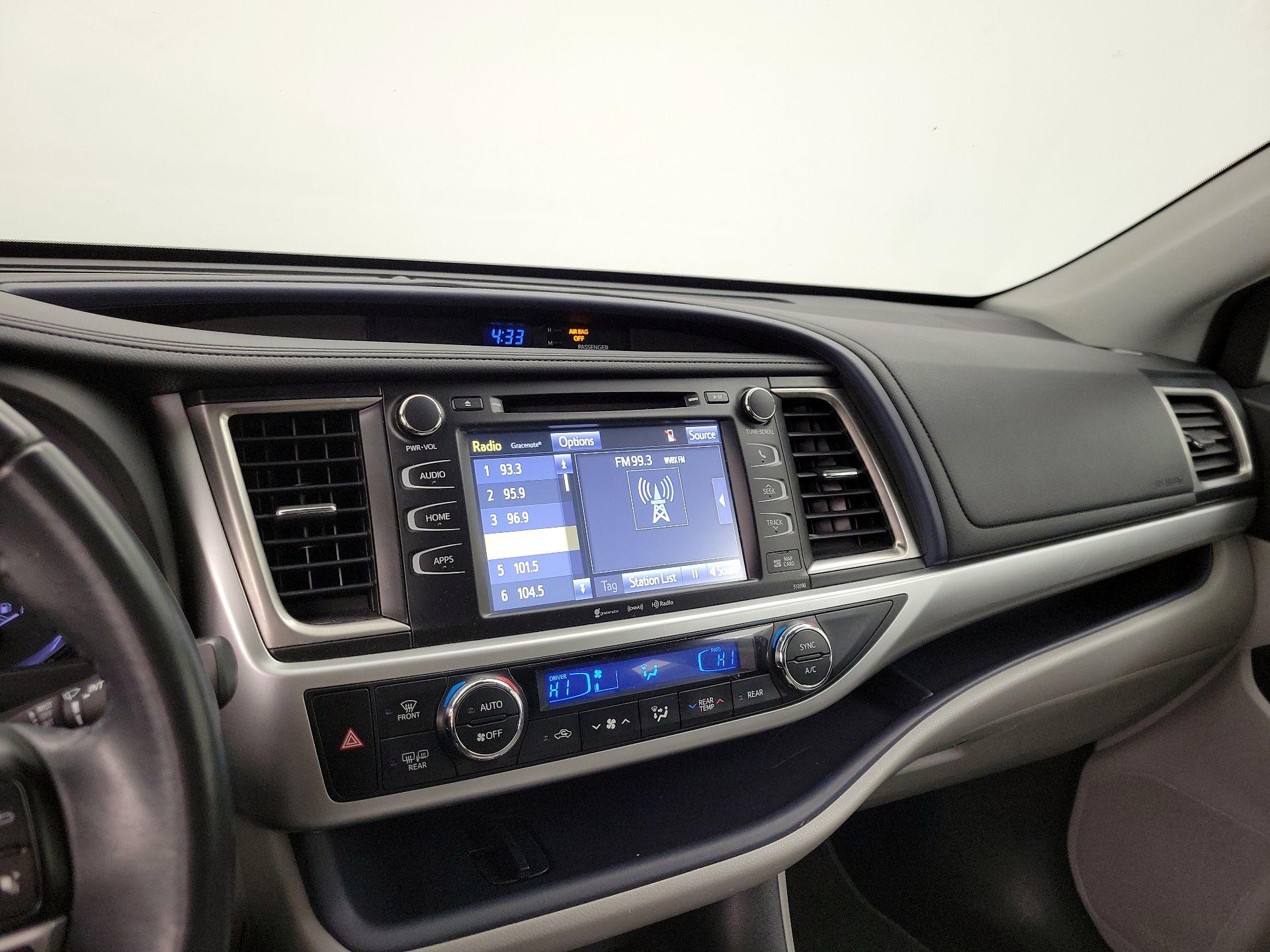 Thumbnail: 2018 Toyota Highlander - 16