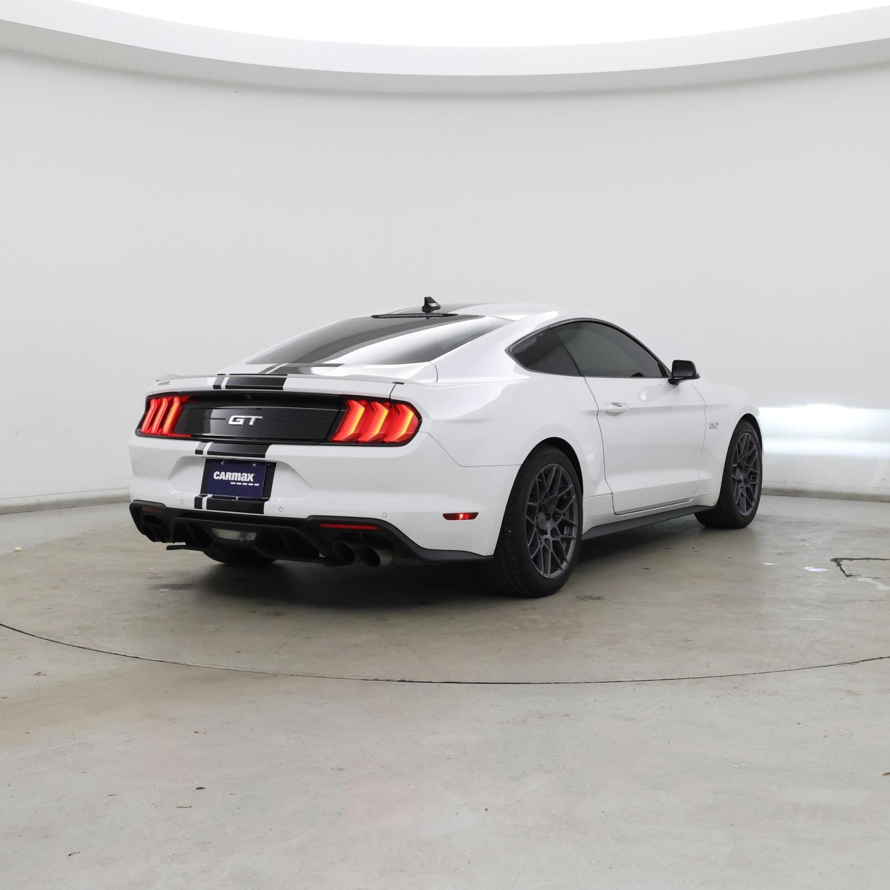 Thumbnail: 2022 Ford Mustang - 8