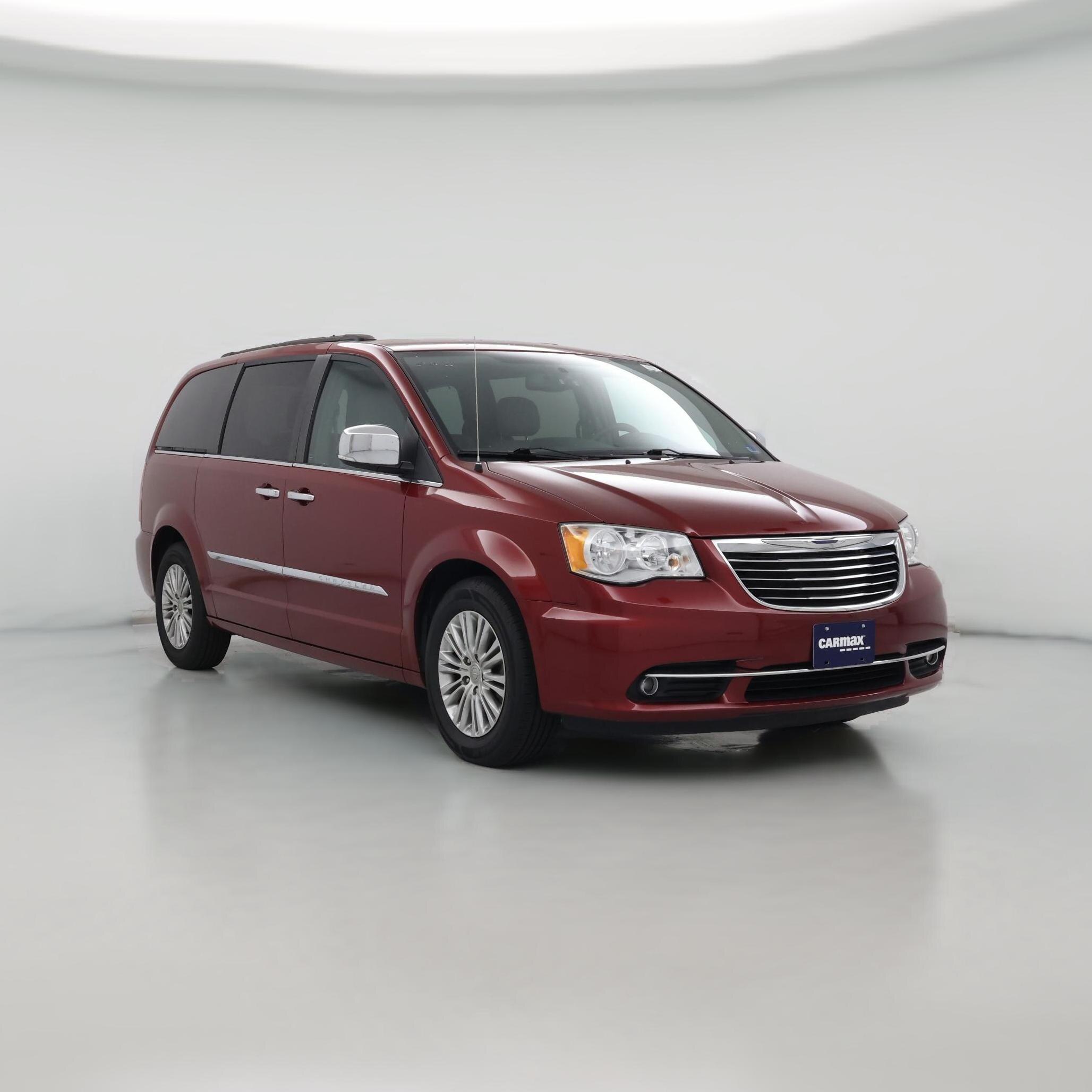 Thumbnail: 2015 Chrysler Town & Country - 1