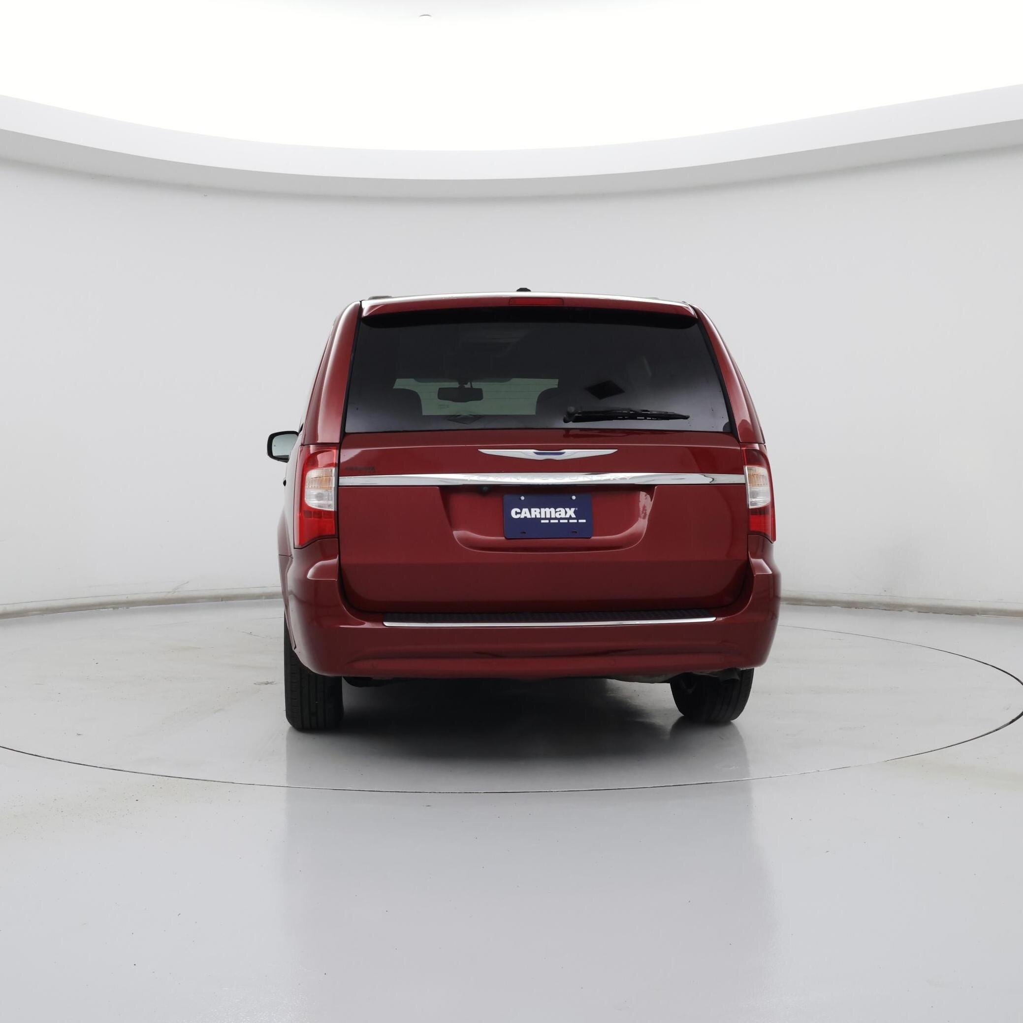 Thumbnail: 2015 Chrysler Town & Country - 6
