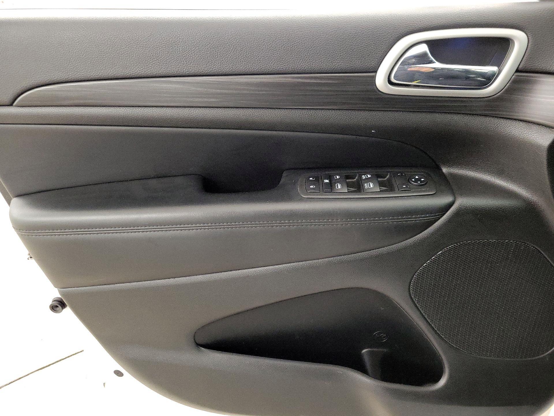 Thumbnail: 2022 Jeep Grand Cherokee - 12