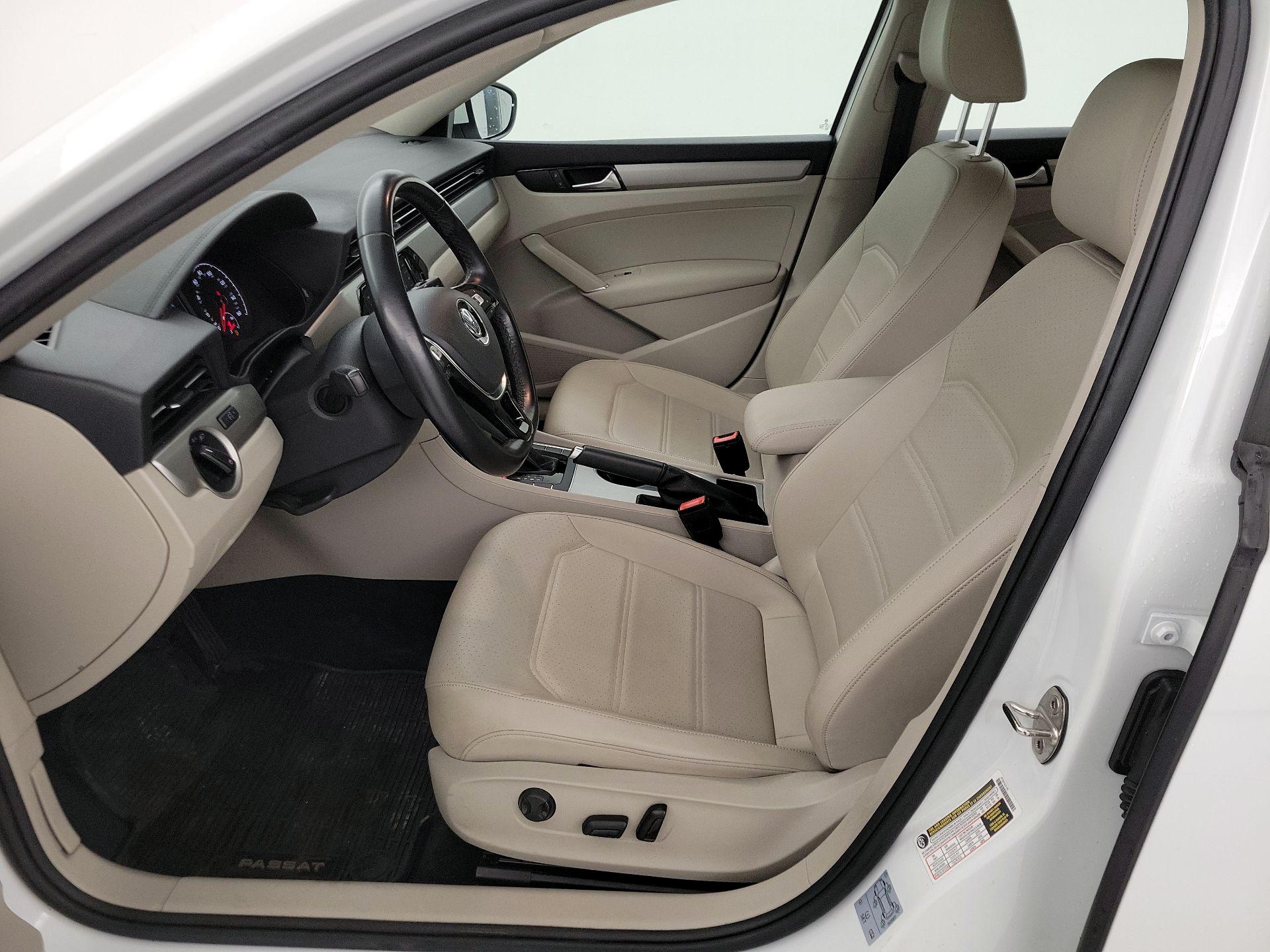 Thumbnail: 2020 Volkswagen Passat - 11