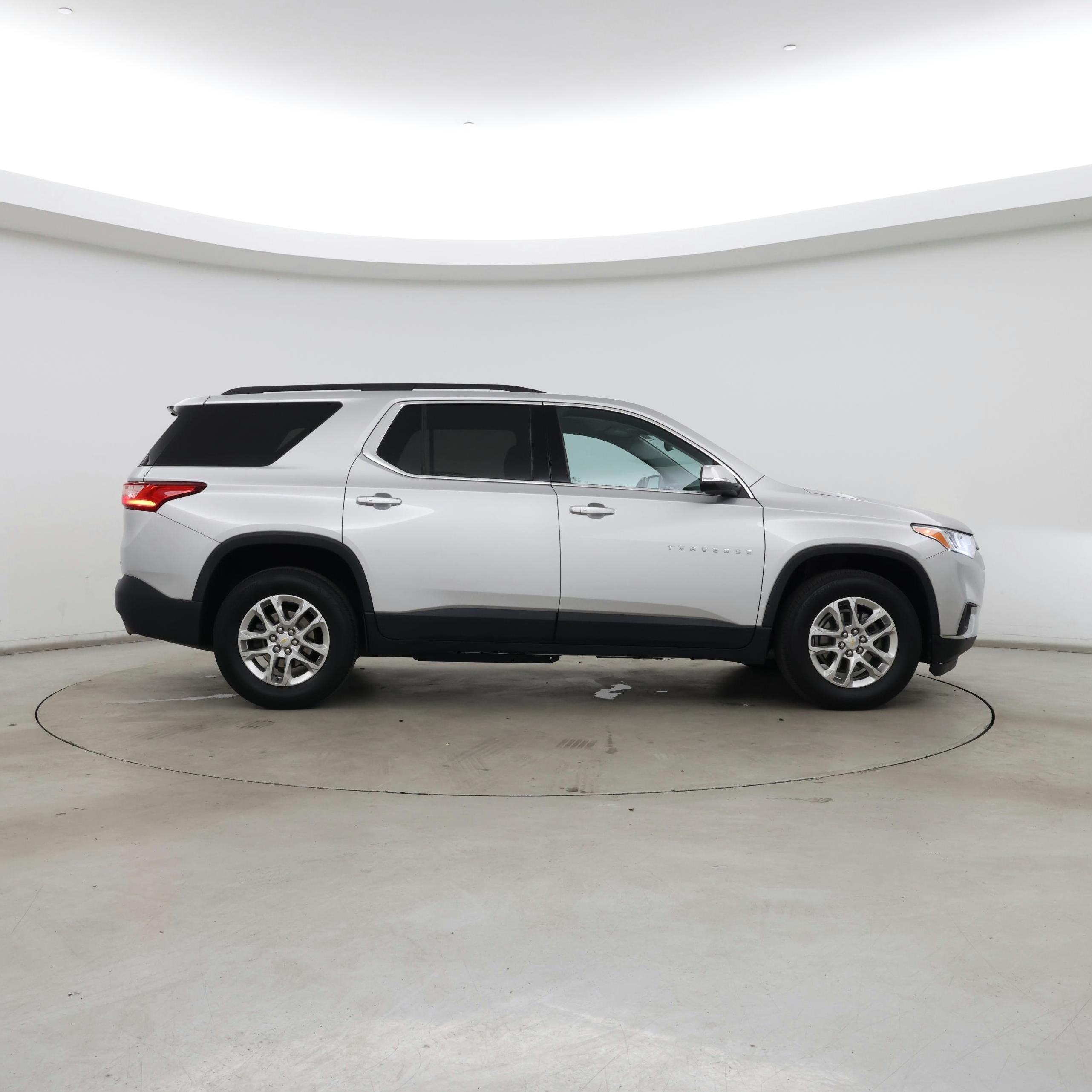 Thumbnail: 2021 Chevrolet Traverse - 7