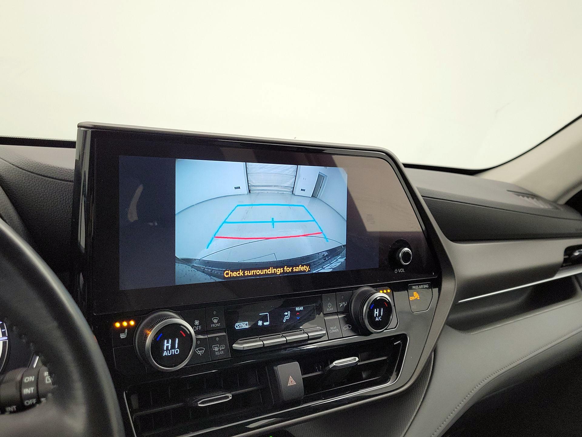 Thumbnail: 2023 Toyota Highlander - 14