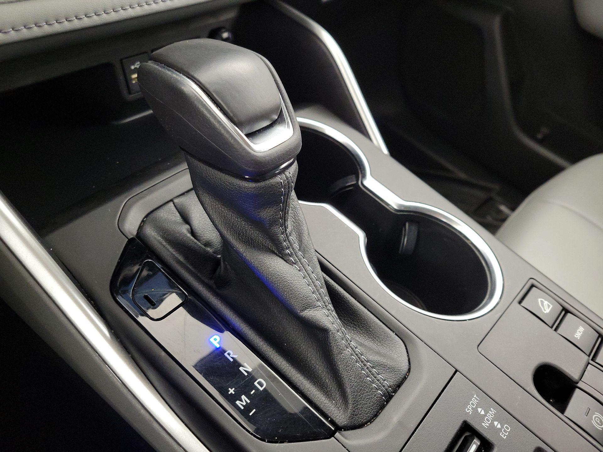 Thumbnail: 2023 Toyota Highlander - 17