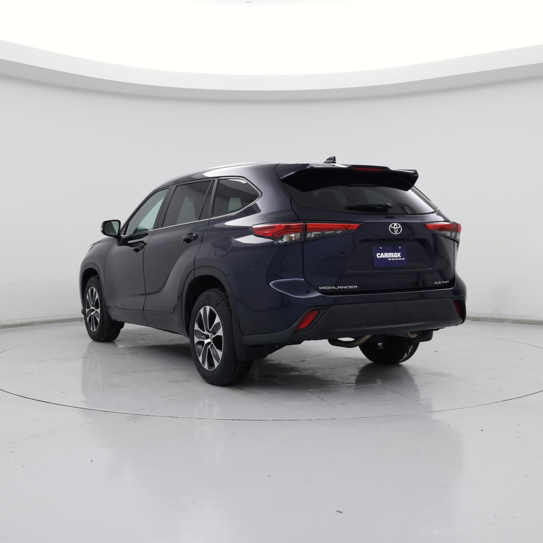 Thumbnail: 2023 Toyota Highlander - 2