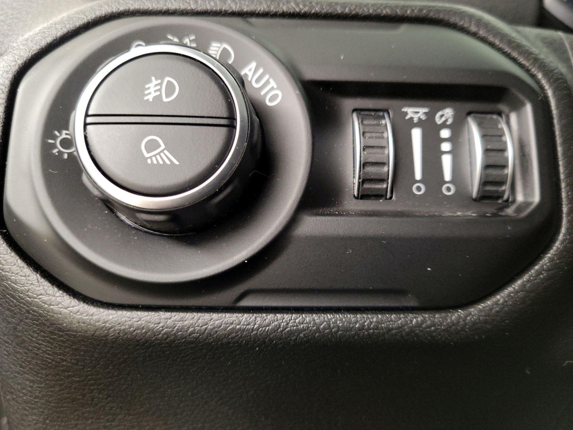 Thumbnail: 2021 Jeep Gladiator - 13