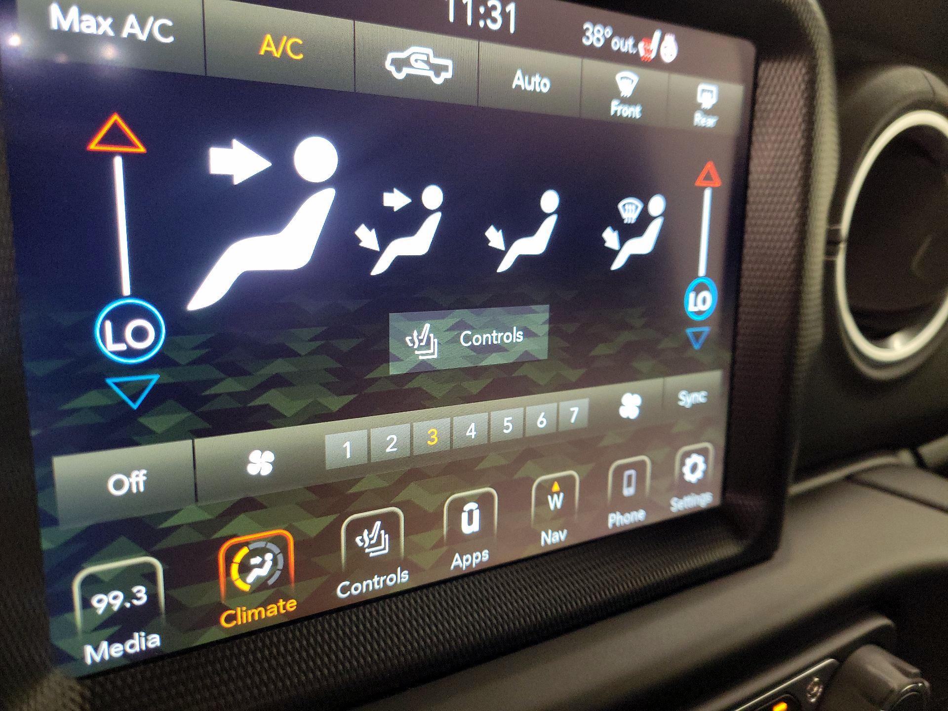 Thumbnail: 2021 Jeep Gladiator - 17