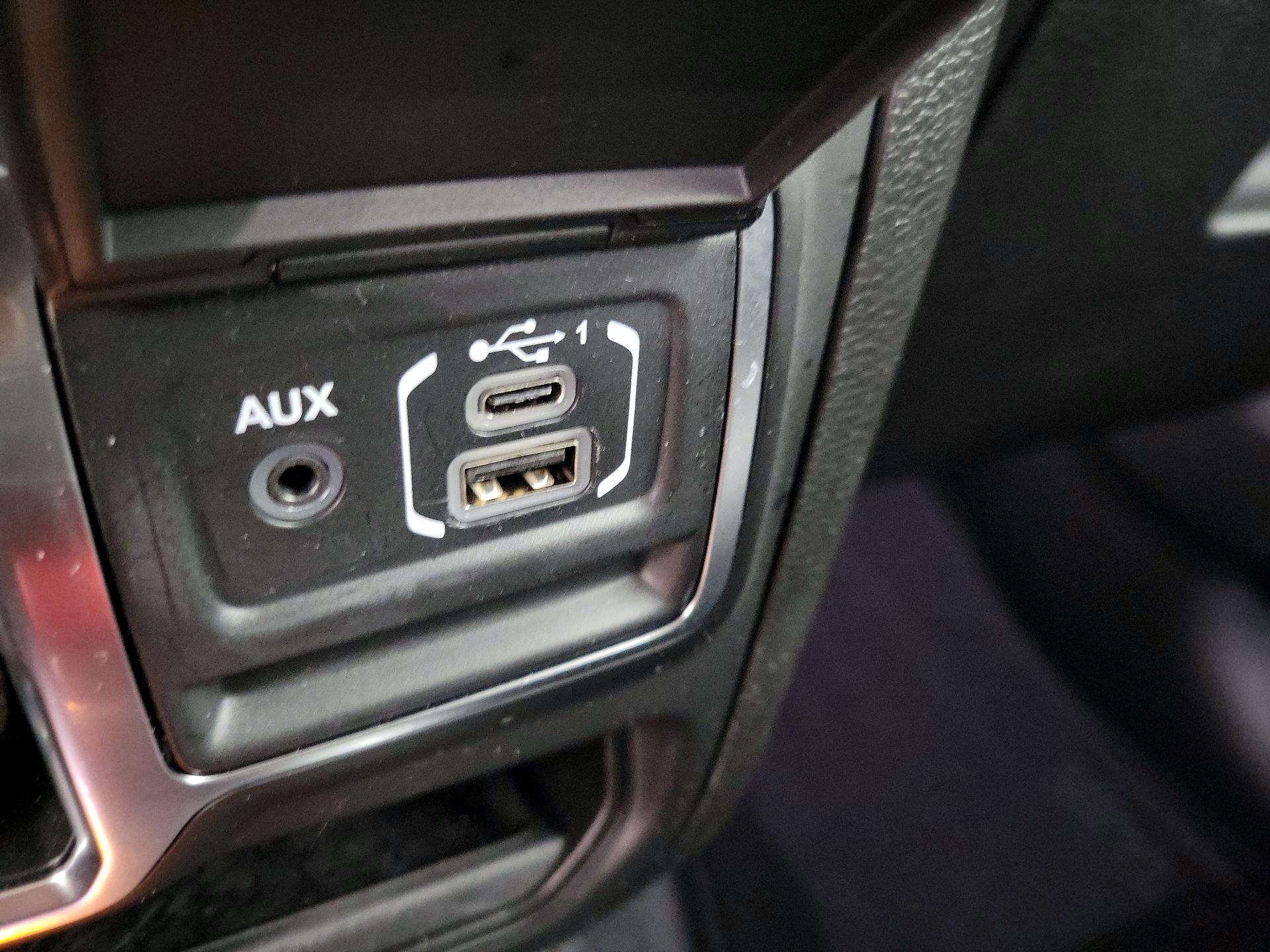 Thumbnail: 2021 Jeep Gladiator - 19