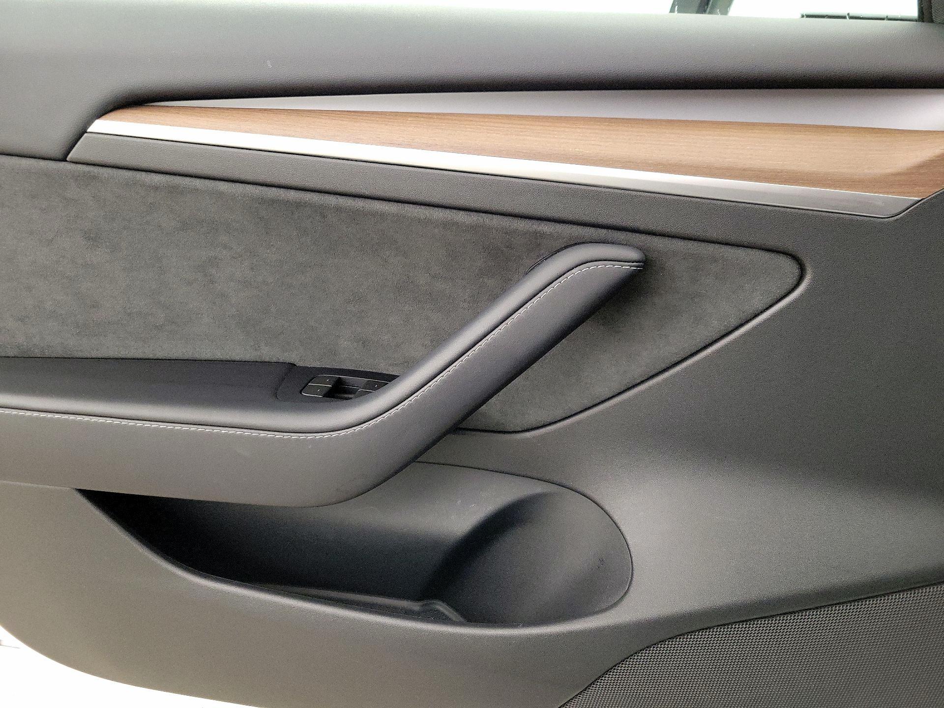 Thumbnail: 2023 Tesla Model 3 - 12