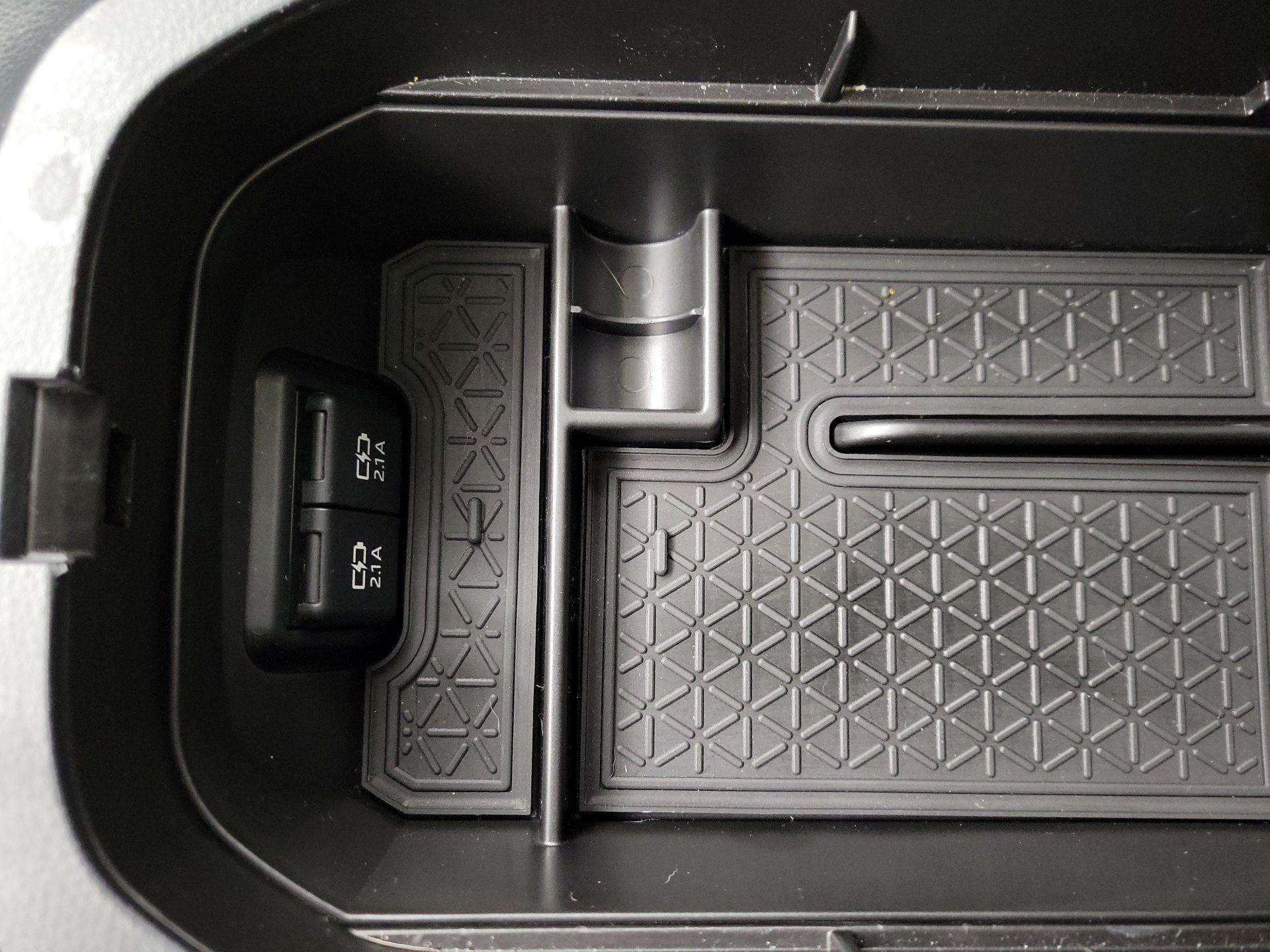 Thumbnail: 2020 Toyota RAV4 - 18