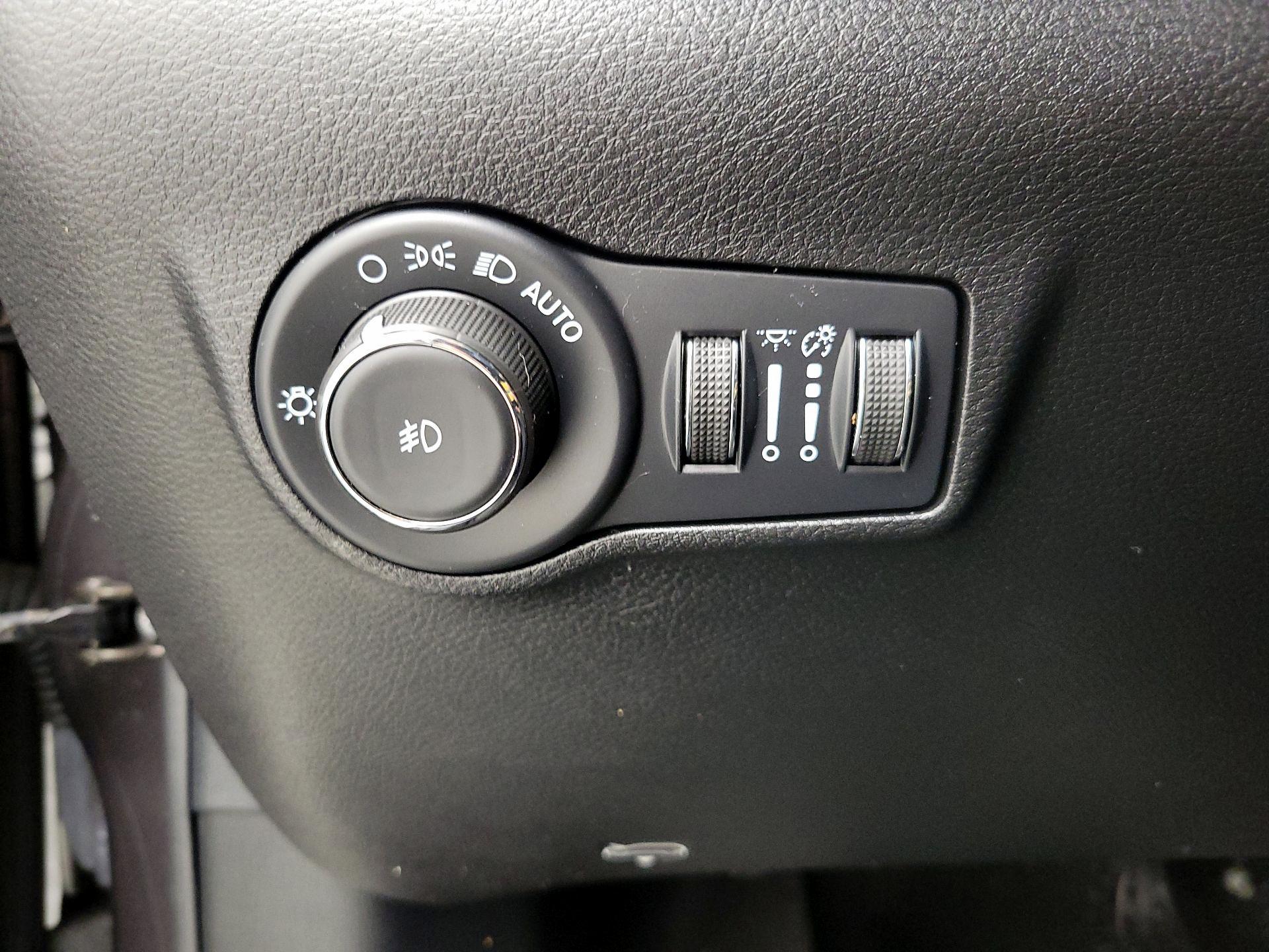 Thumbnail: 2022 Jeep Compass - 13