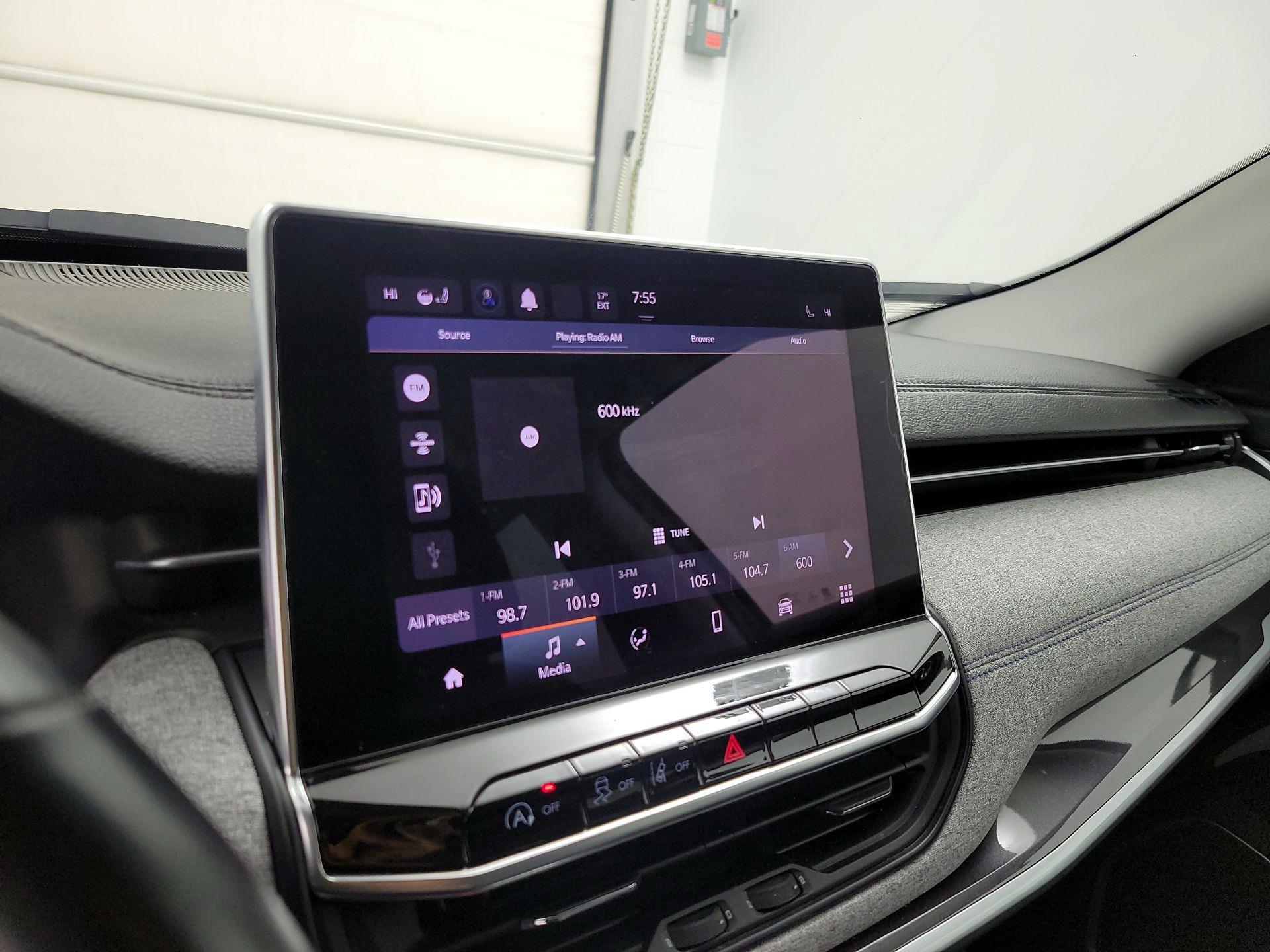 Thumbnail: 2022 Jeep Compass - 15