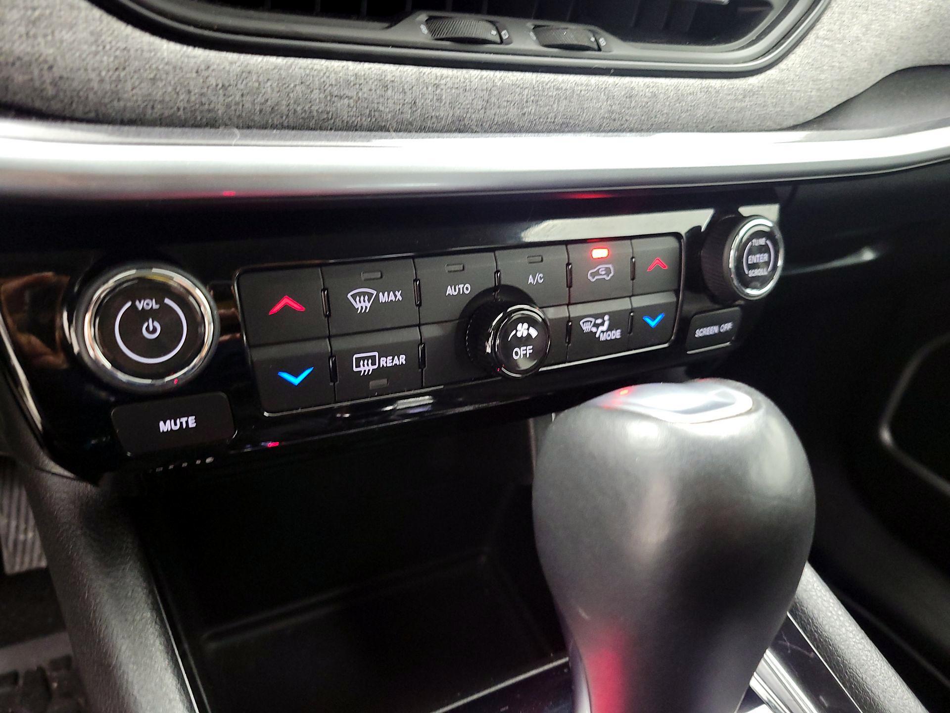 Thumbnail: 2022 Jeep Compass - 16