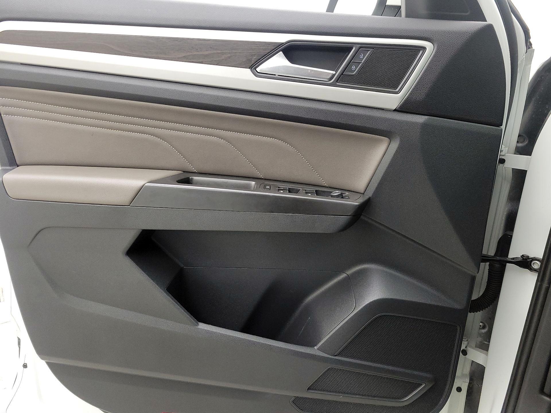 Thumbnail: 2022 Volkswagen Atlas - 12