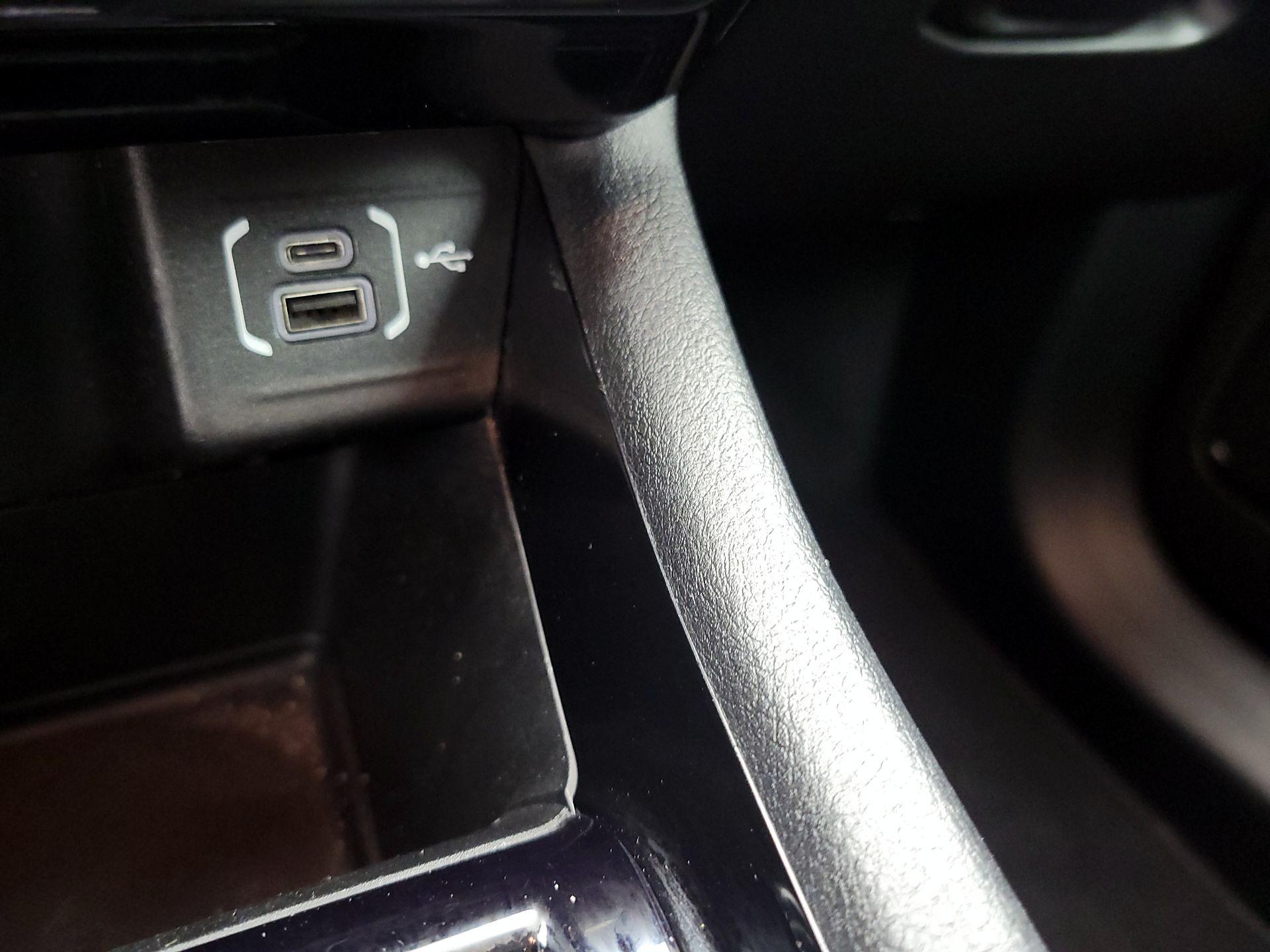 Thumbnail: 2022 Jeep Compass - 18