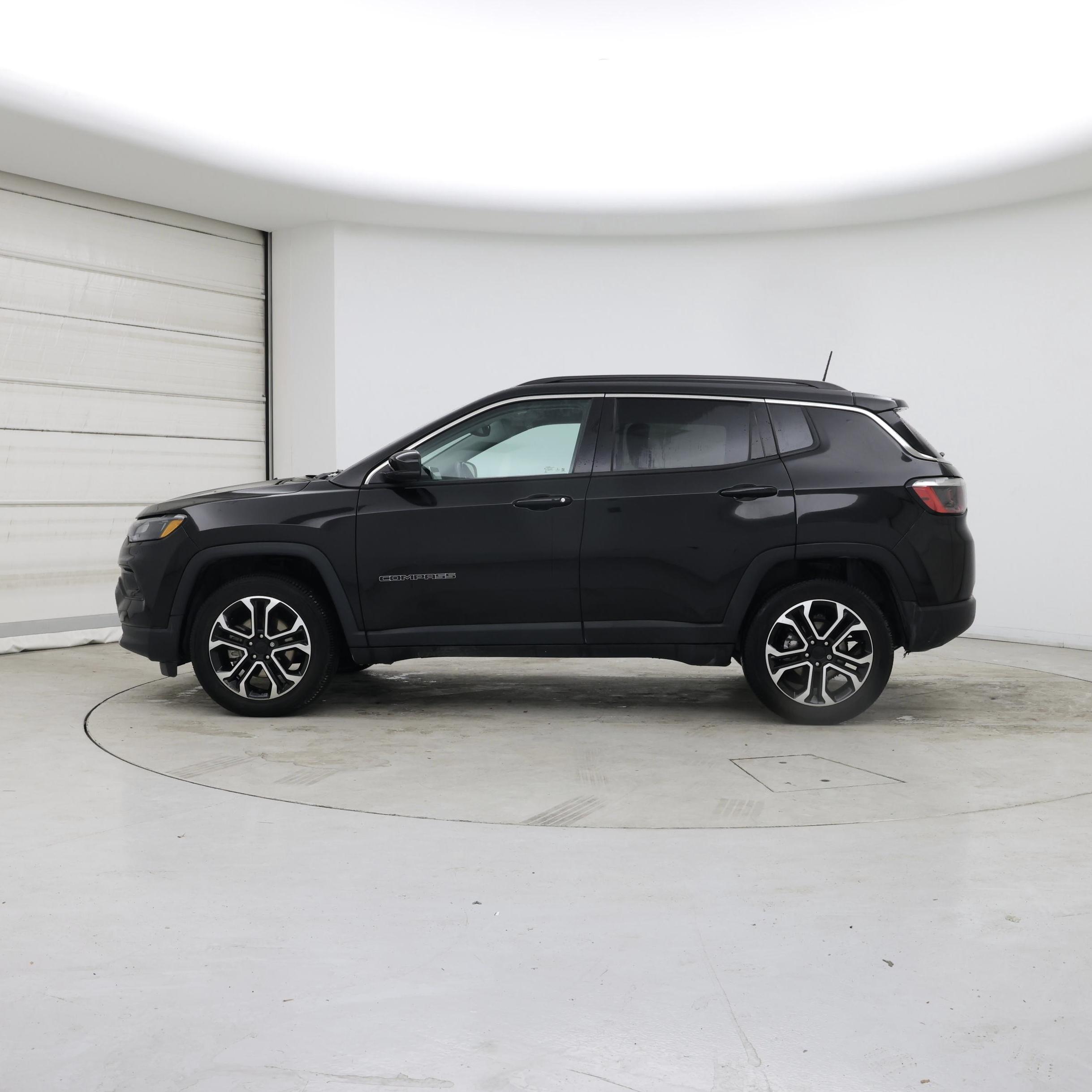 Thumbnail: 2022 Jeep Compass - 3