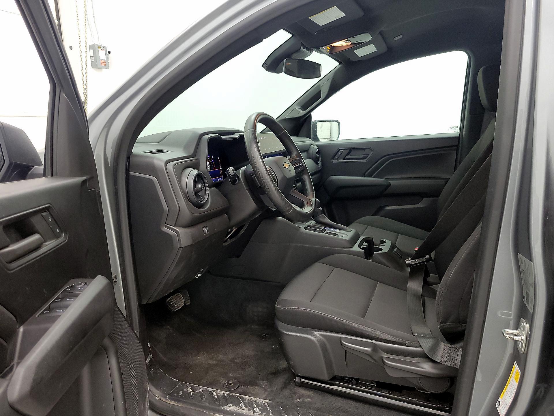 Thumbnail: 2023 Chevrolet Colorado - 11