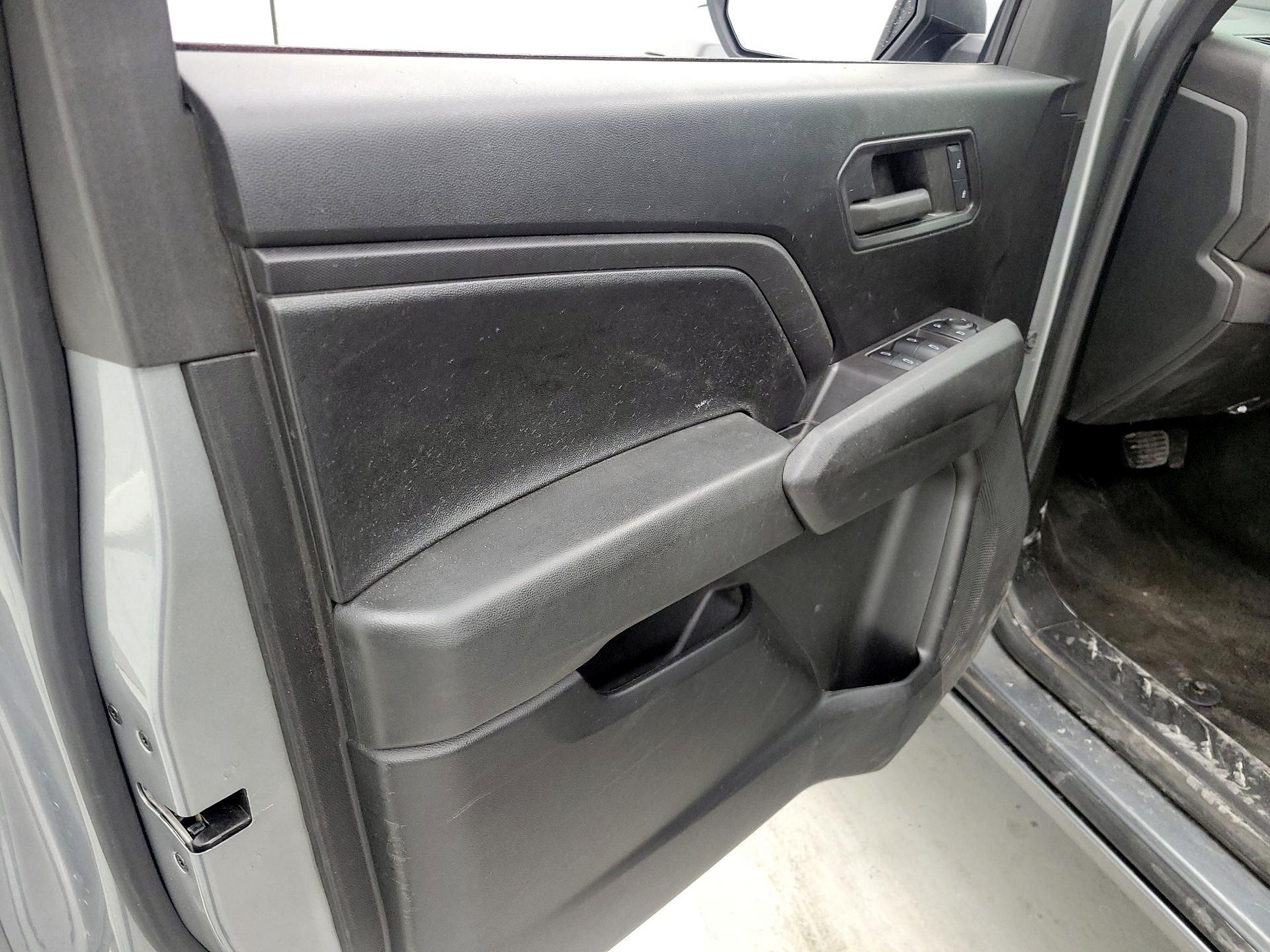 Thumbnail: 2023 Chevrolet Colorado - 12