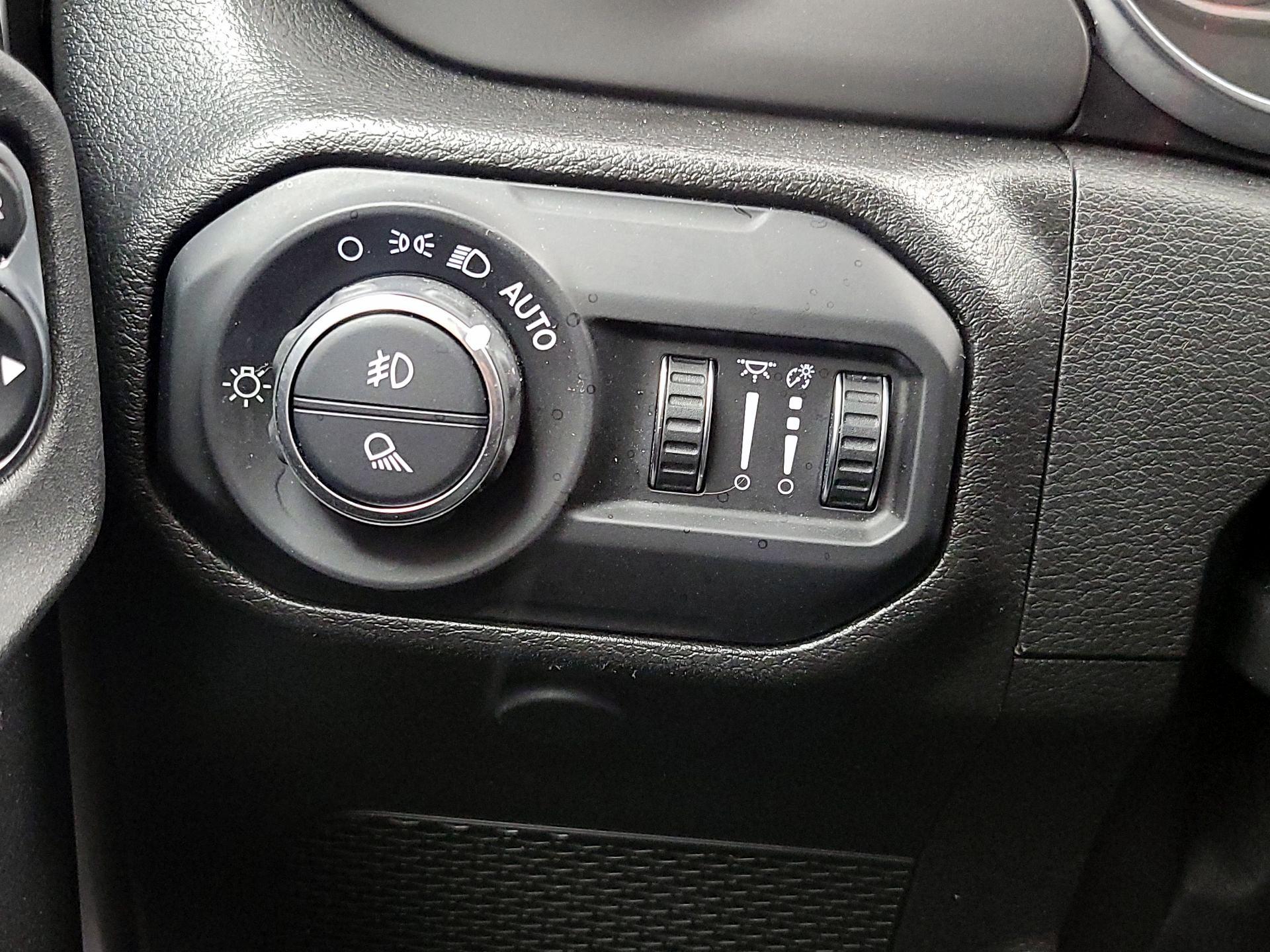 Thumbnail: 2022 Jeep Gladiator - 13