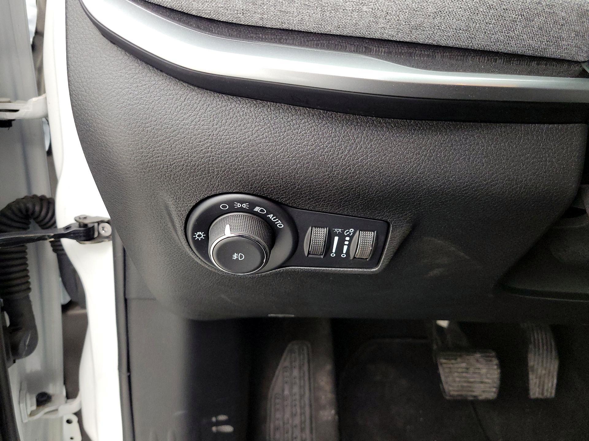 Thumbnail: 2022 Jeep Compass - 13