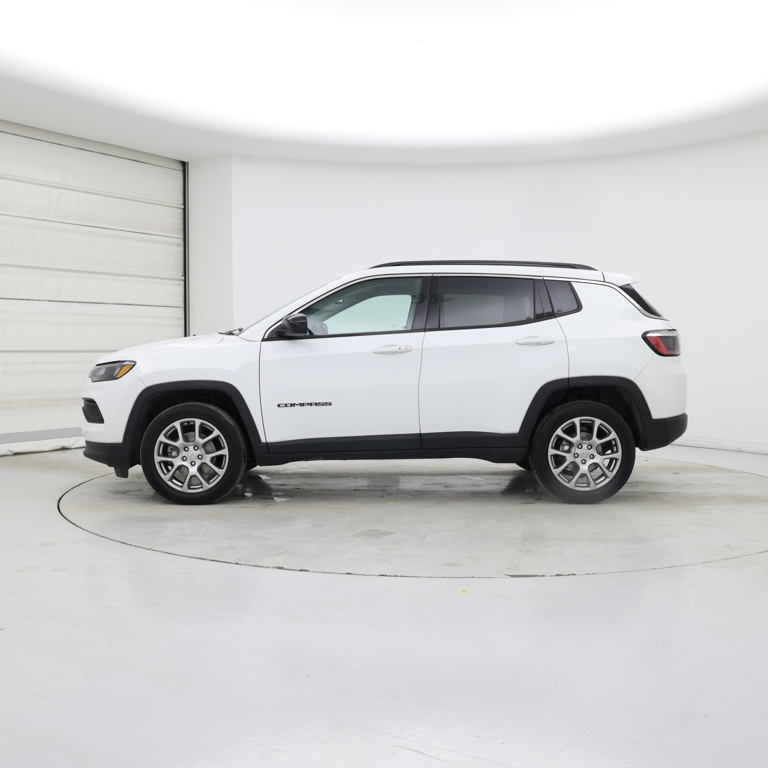 Thumbnail: 2022 Jeep Compass - 3