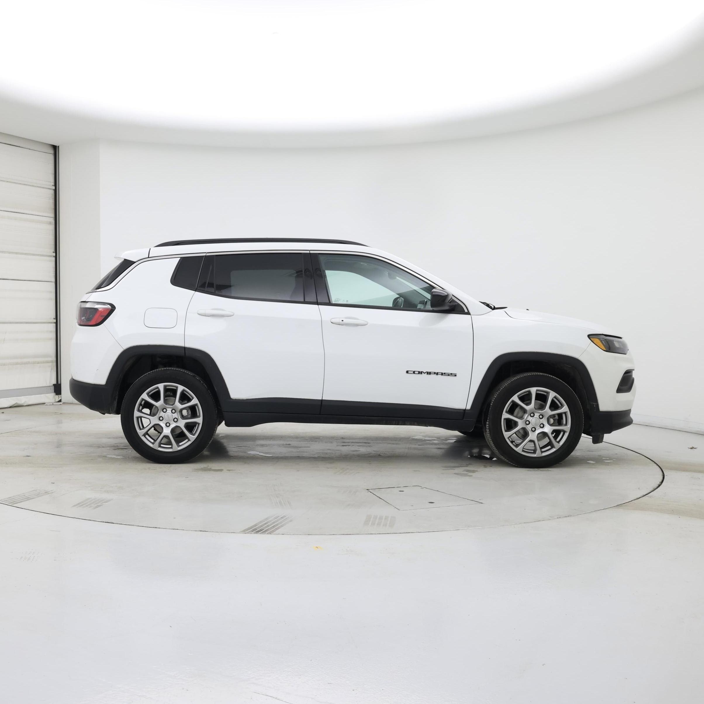 Thumbnail: 2022 Jeep Compass - 7