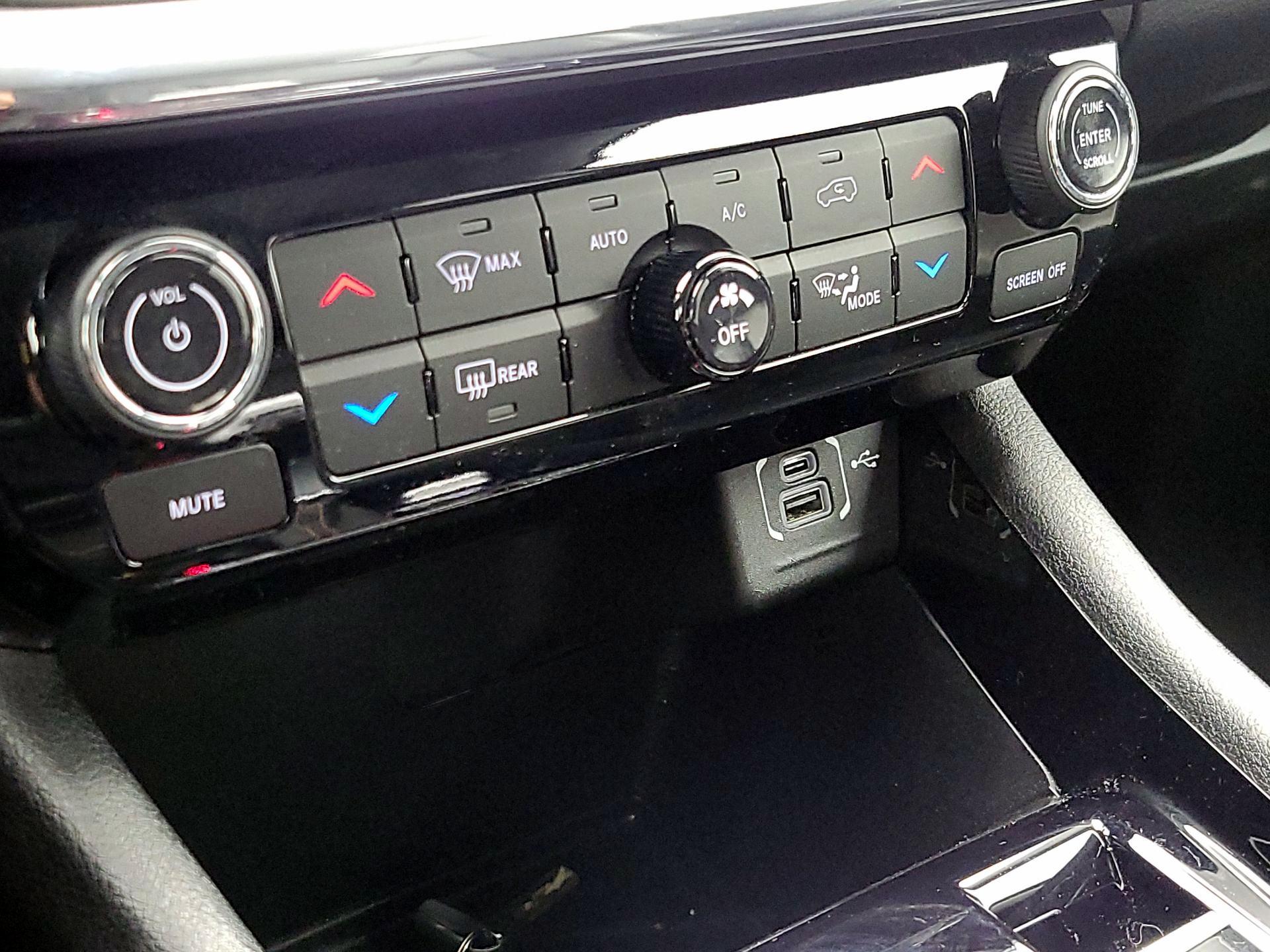 Thumbnail: 2022 Jeep Compass - 17