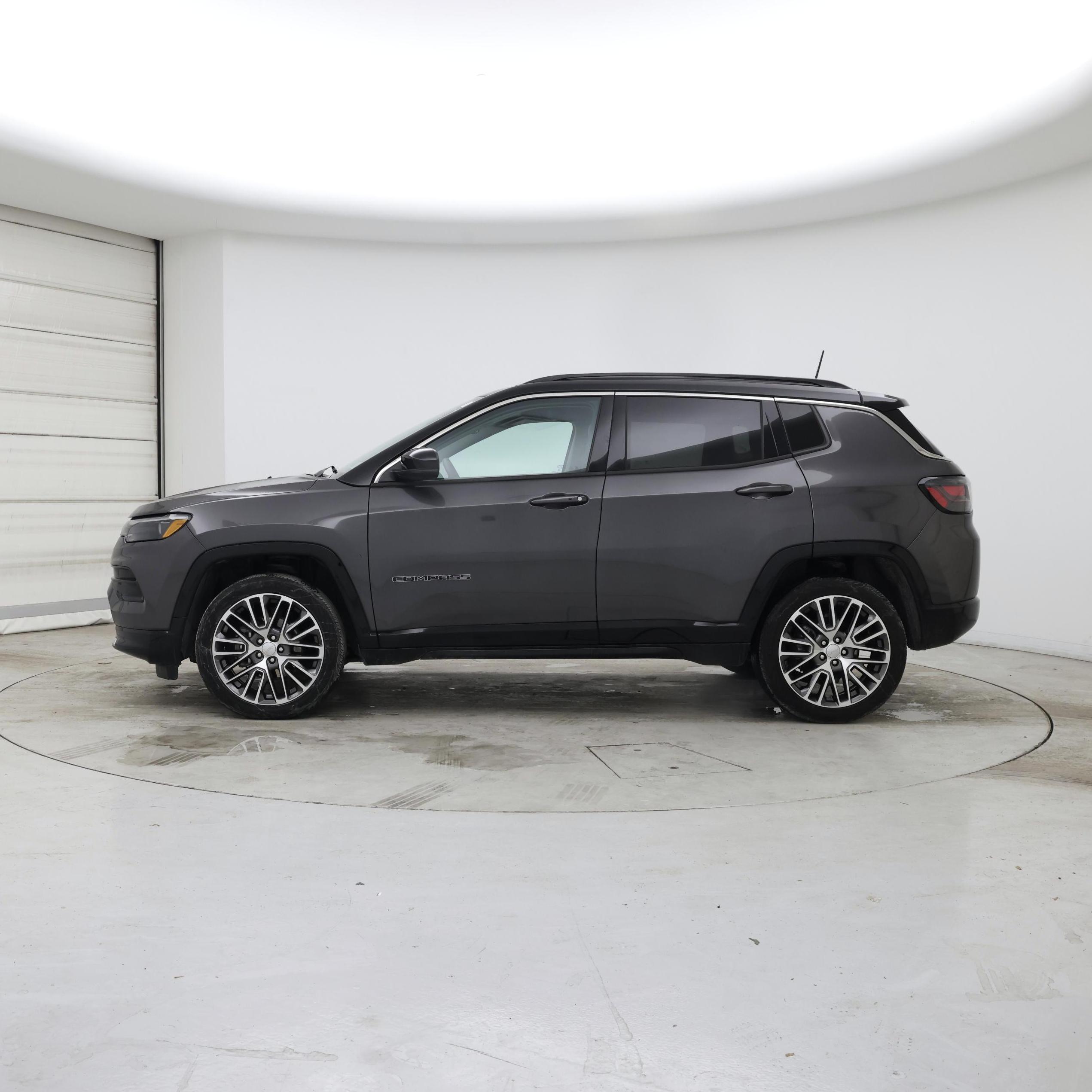 Thumbnail: 2022 Jeep Compass - 3