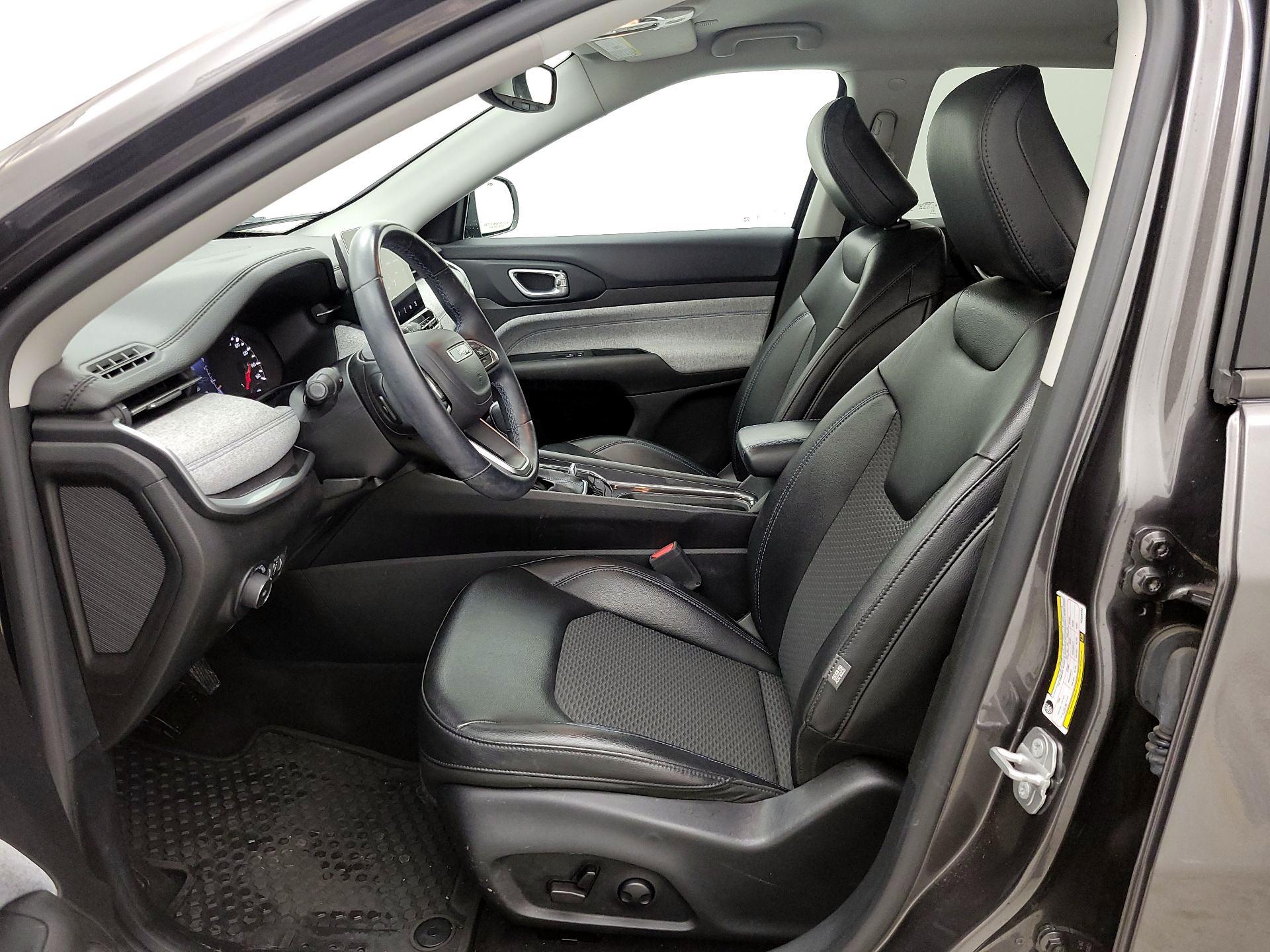 Thumbnail: 2022 Jeep Compass - 11