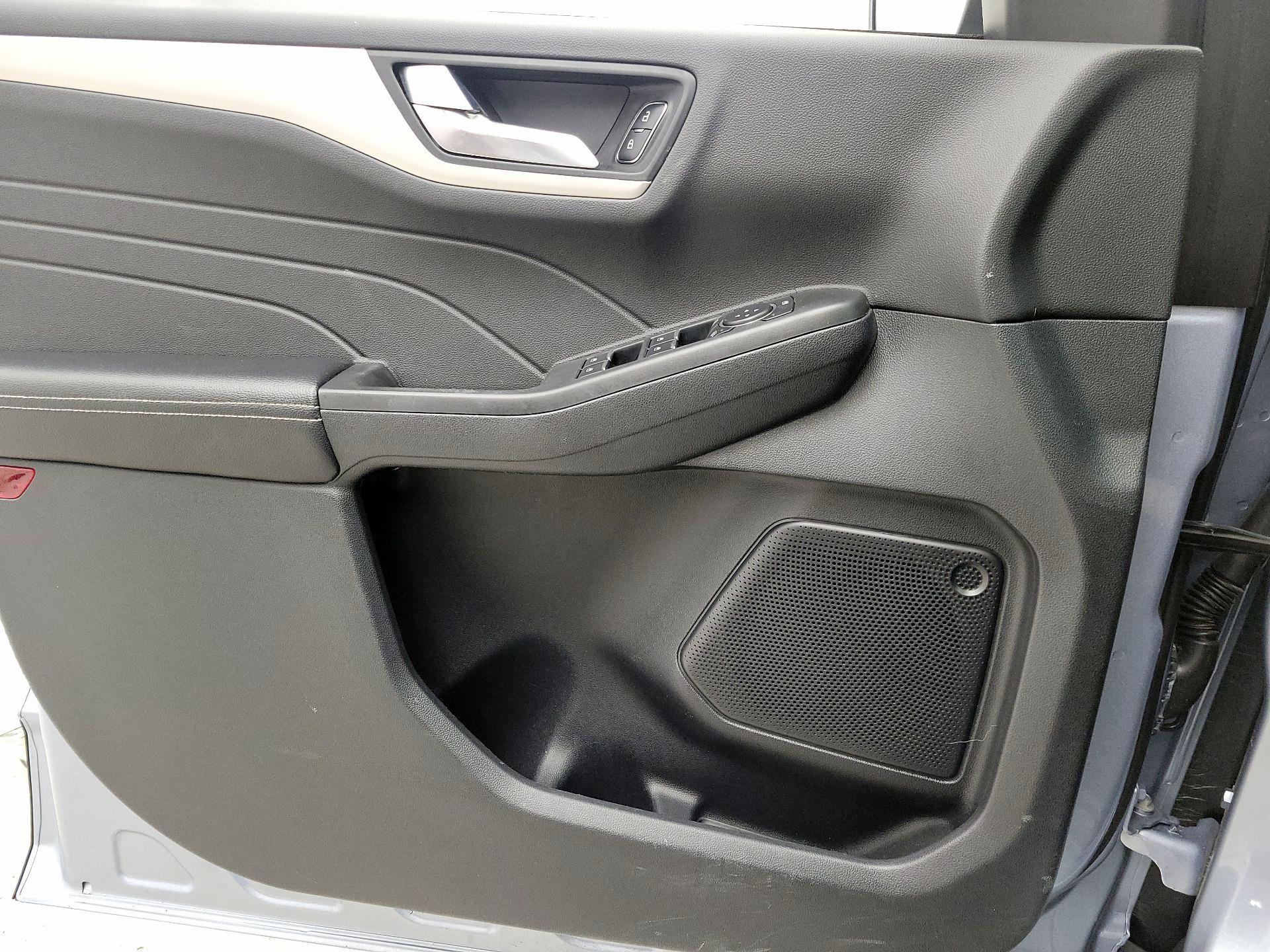 Thumbnail: 2022 Ford Escape - 12