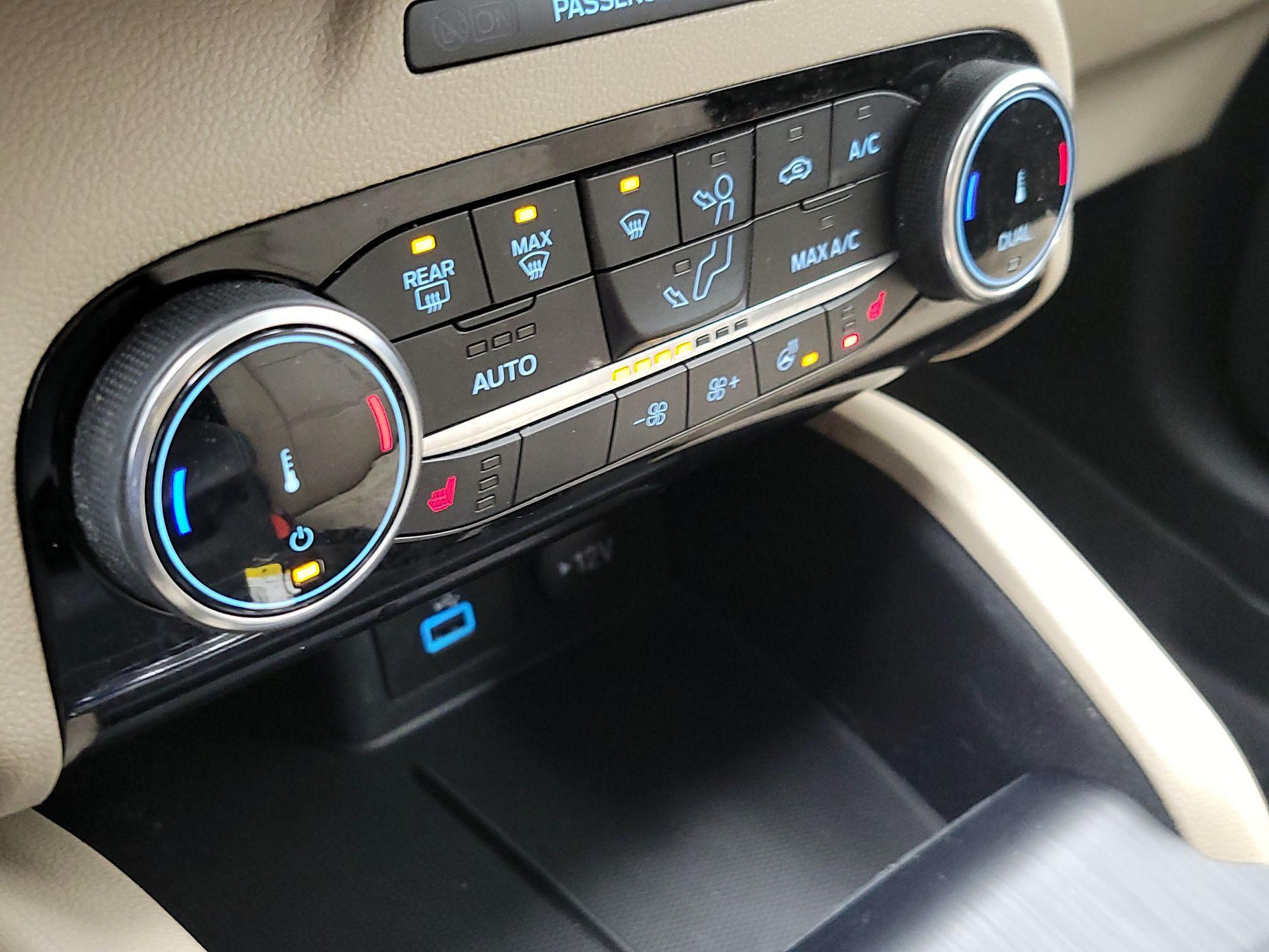 Thumbnail: 2022 Ford Escape - 16