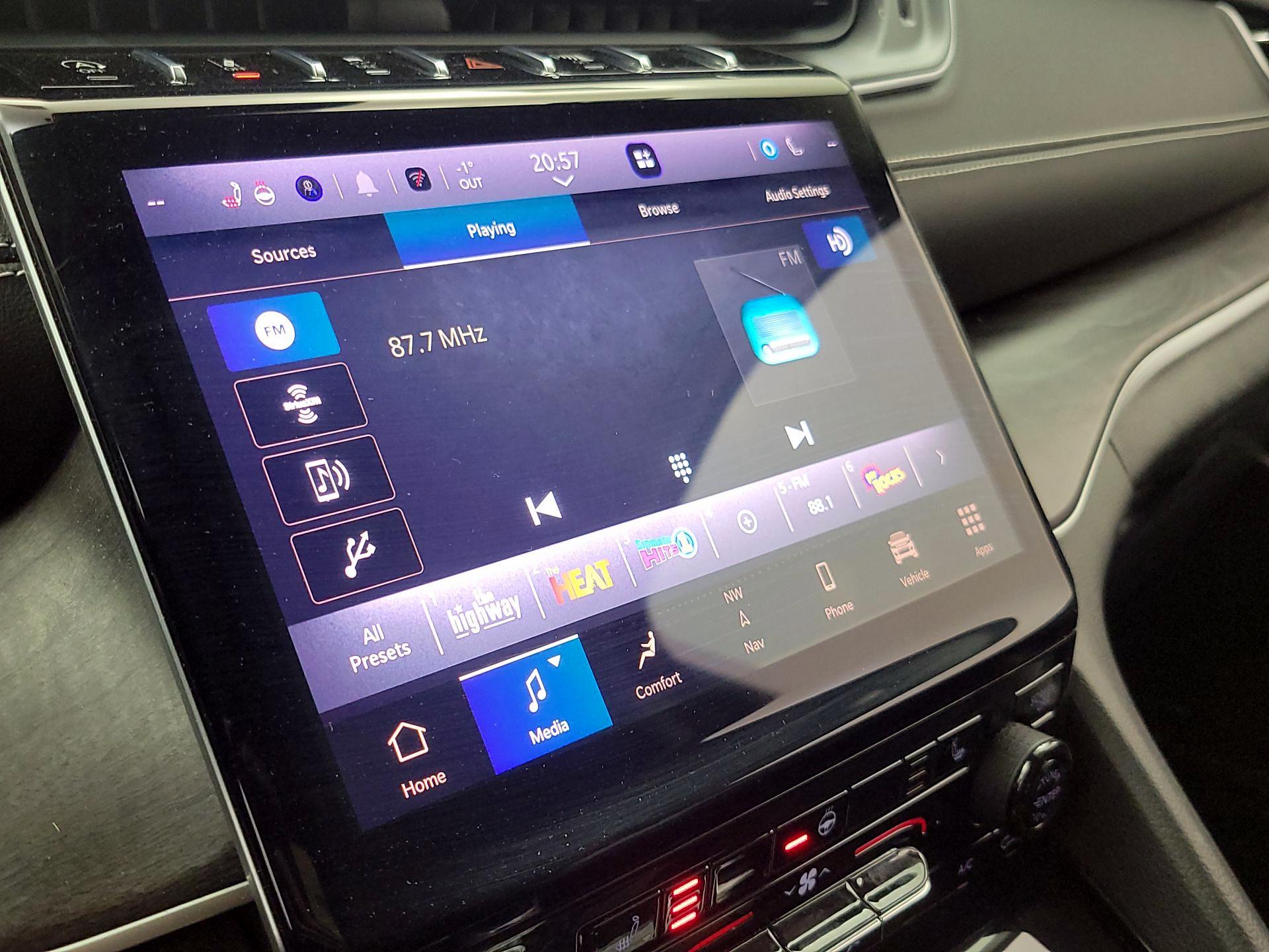 Thumbnail: 2022 Jeep Grand Cherokee L - 16