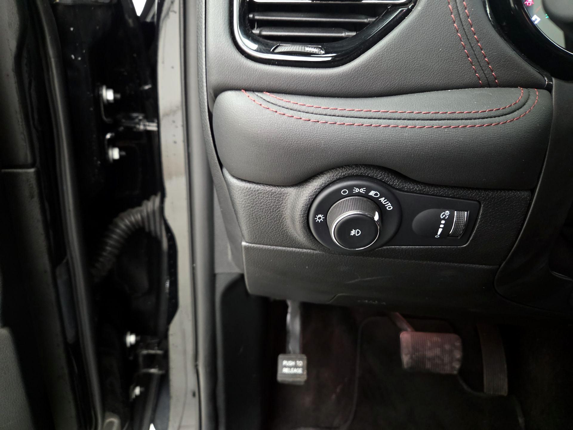 Thumbnail: 2022 Dodge Durango - 13