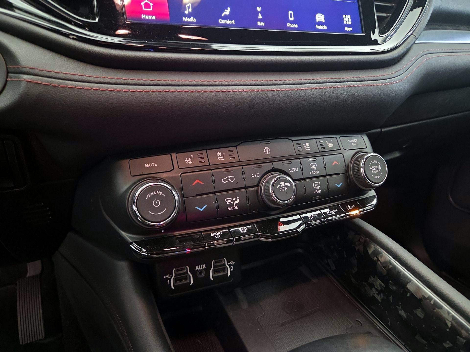 Thumbnail: 2022 Dodge Durango - 16