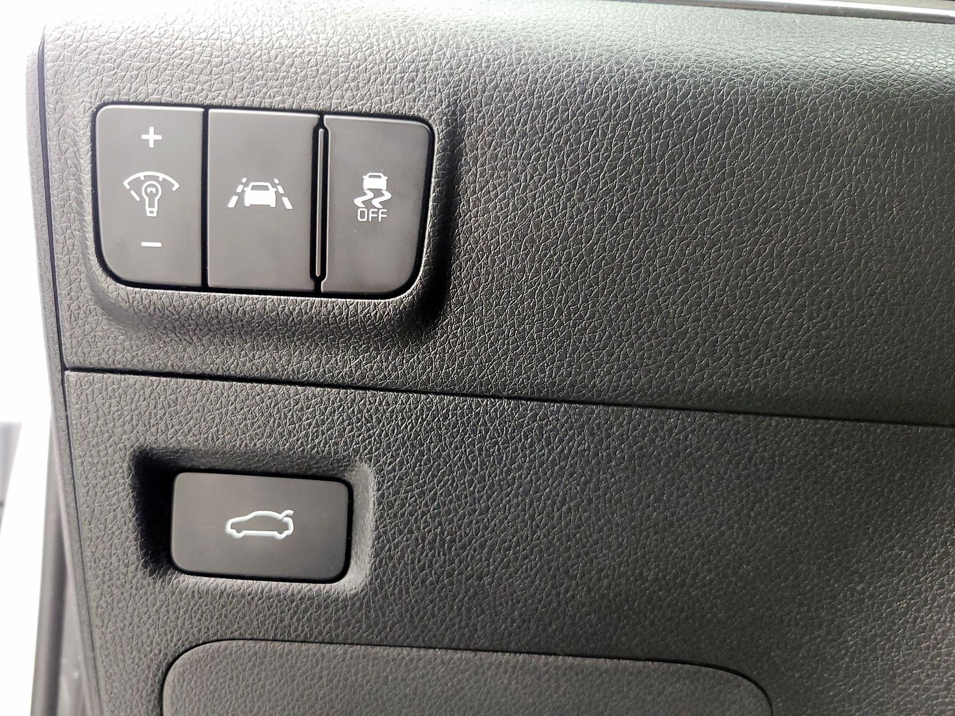 Thumbnail: 2022 Kia K5 - 13